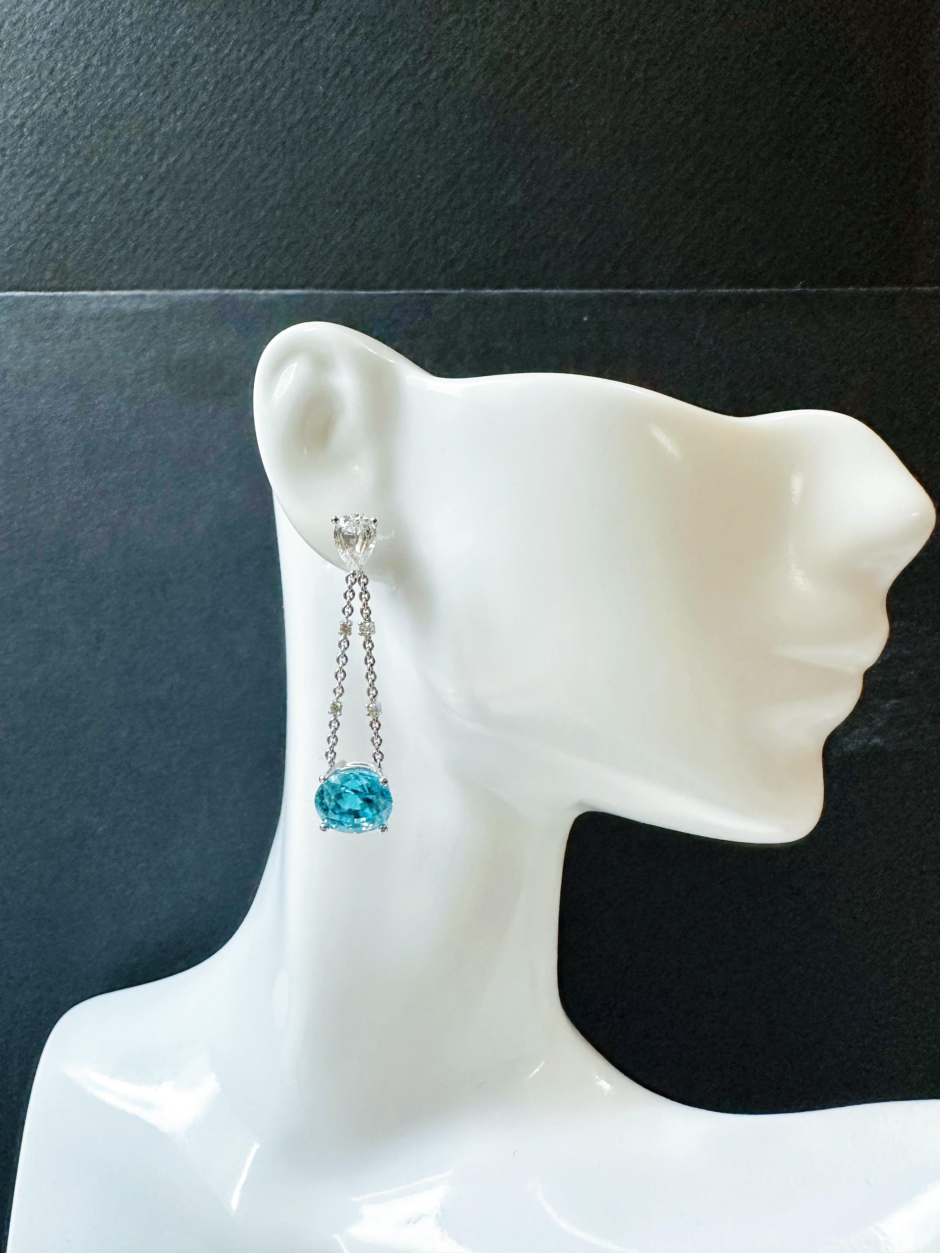 Natural Blue Zircon and White Sapphire Drop Earrings in 18K White Gold Diamond in vendita 13