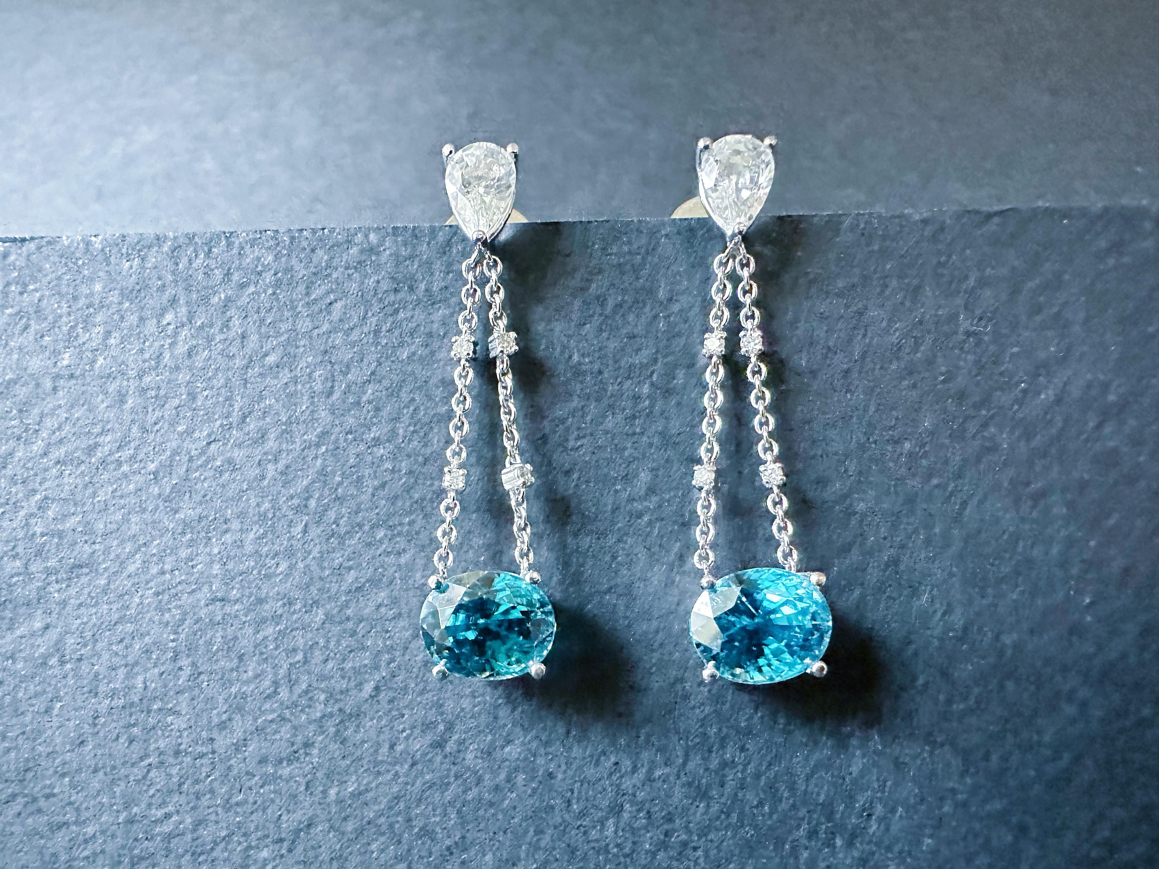 Taglio ovale Natural Blue Zircon and White Sapphire Drop Earrings in 18K White Gold Diamond in vendita
