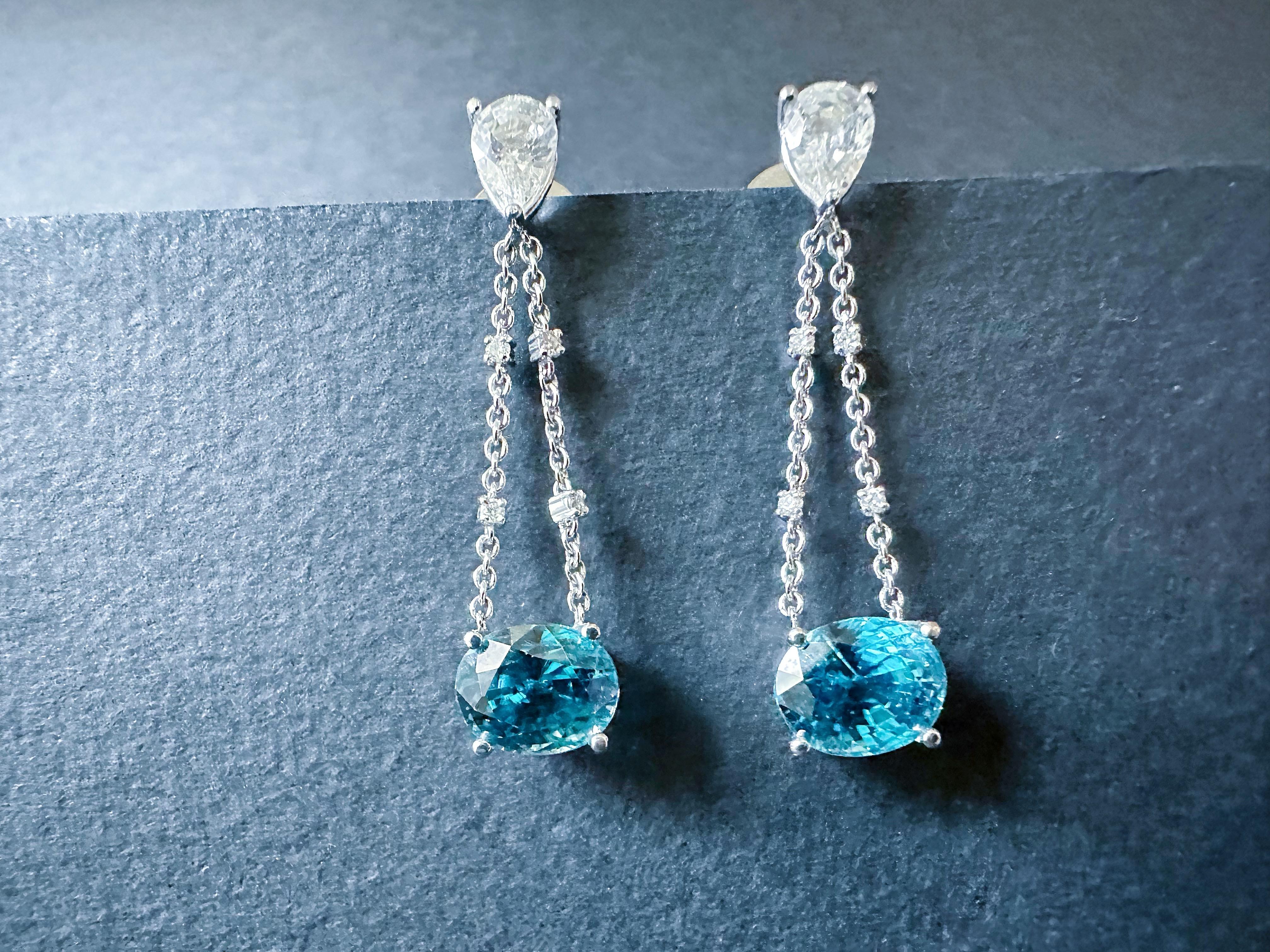 da uomo o donna Natural Blue Zircon and White Sapphire Drop Earrings in 18K White Gold Diamond in vendita