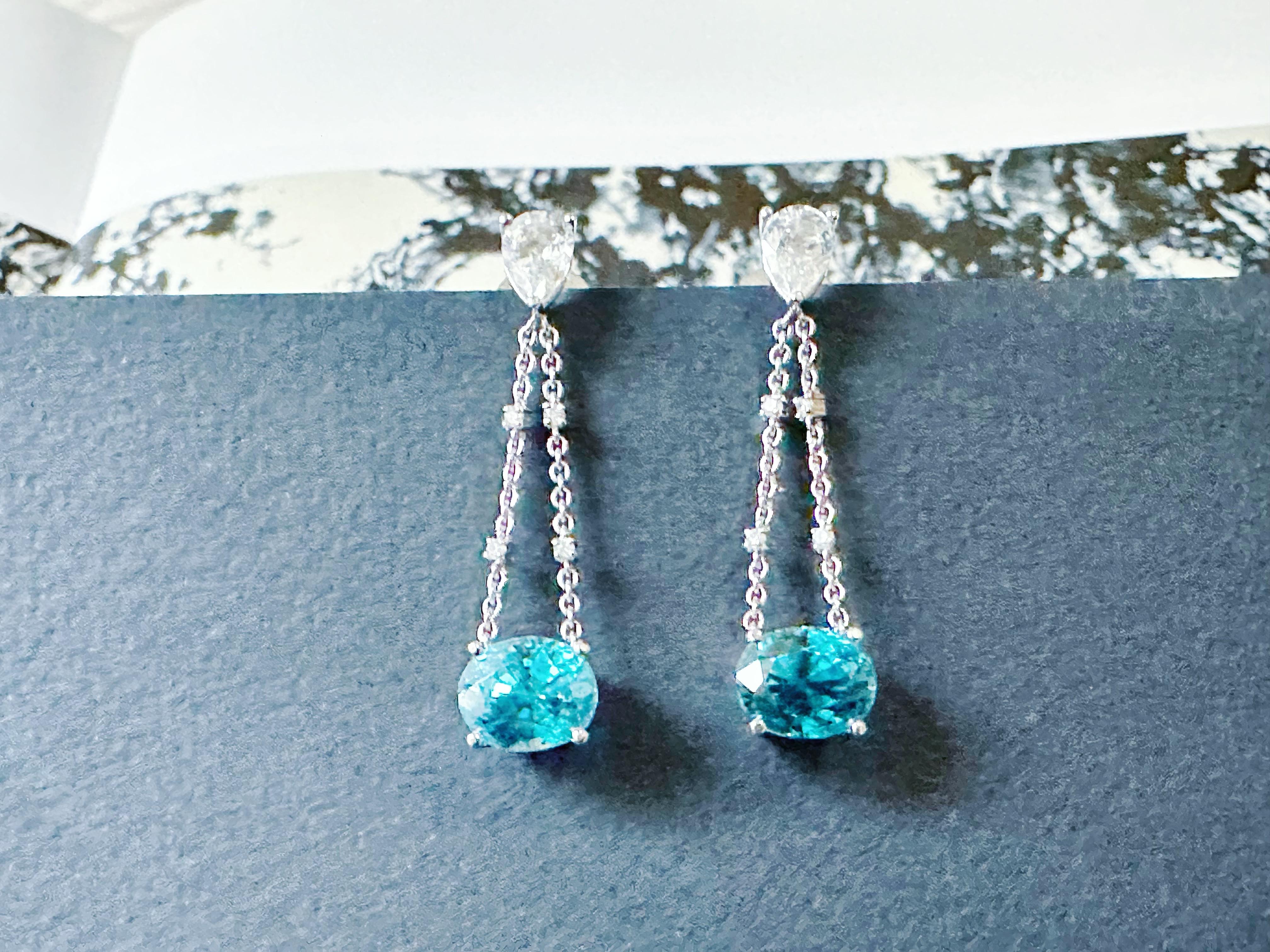 Natural Blue Zircon and White Sapphire Drop Earrings in 18K White Gold Diamond in vendita 1