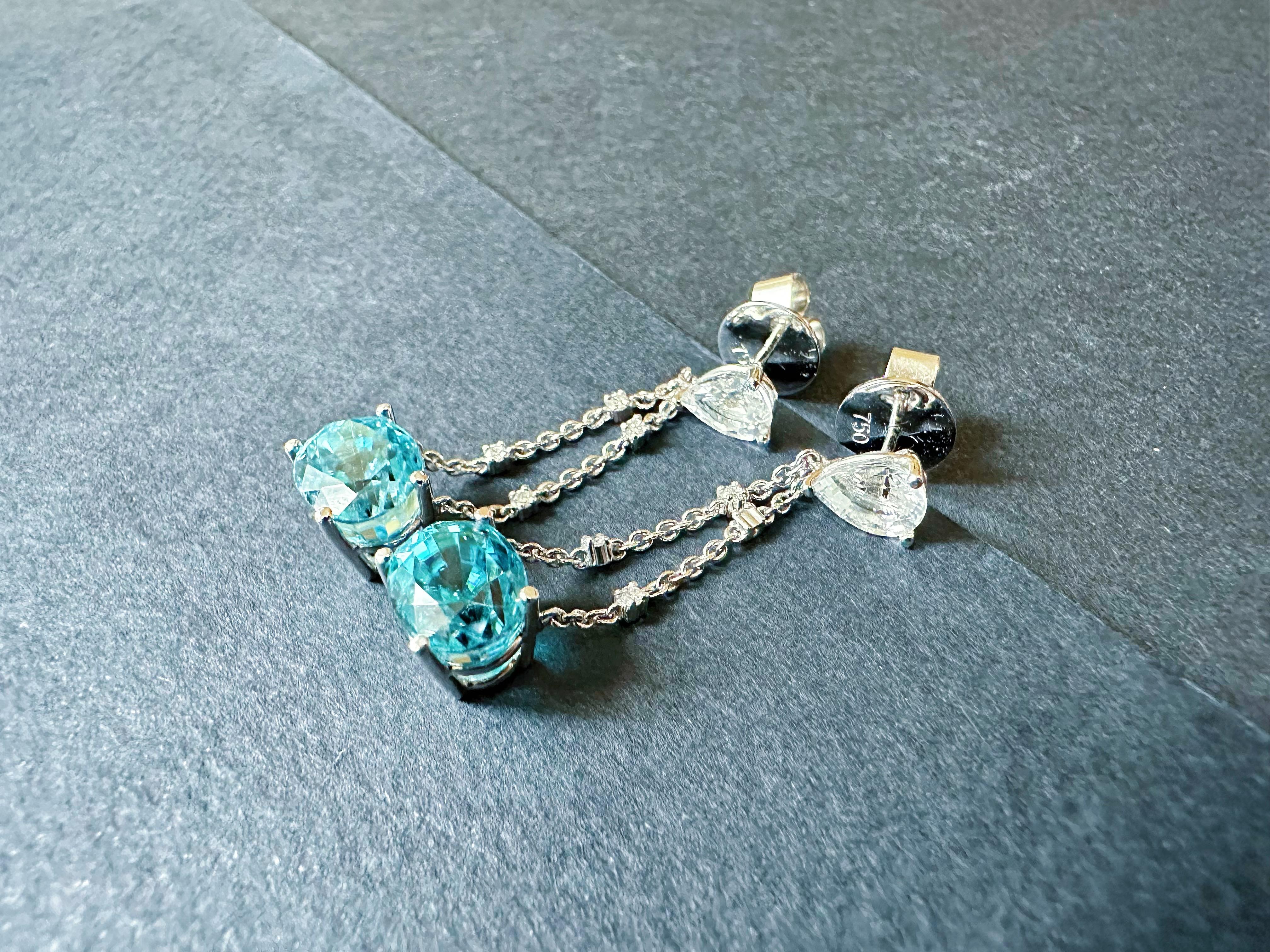 Natural Blue Zircon and White Sapphire Drop Earrings in 18K White Gold Diamond in vendita 3