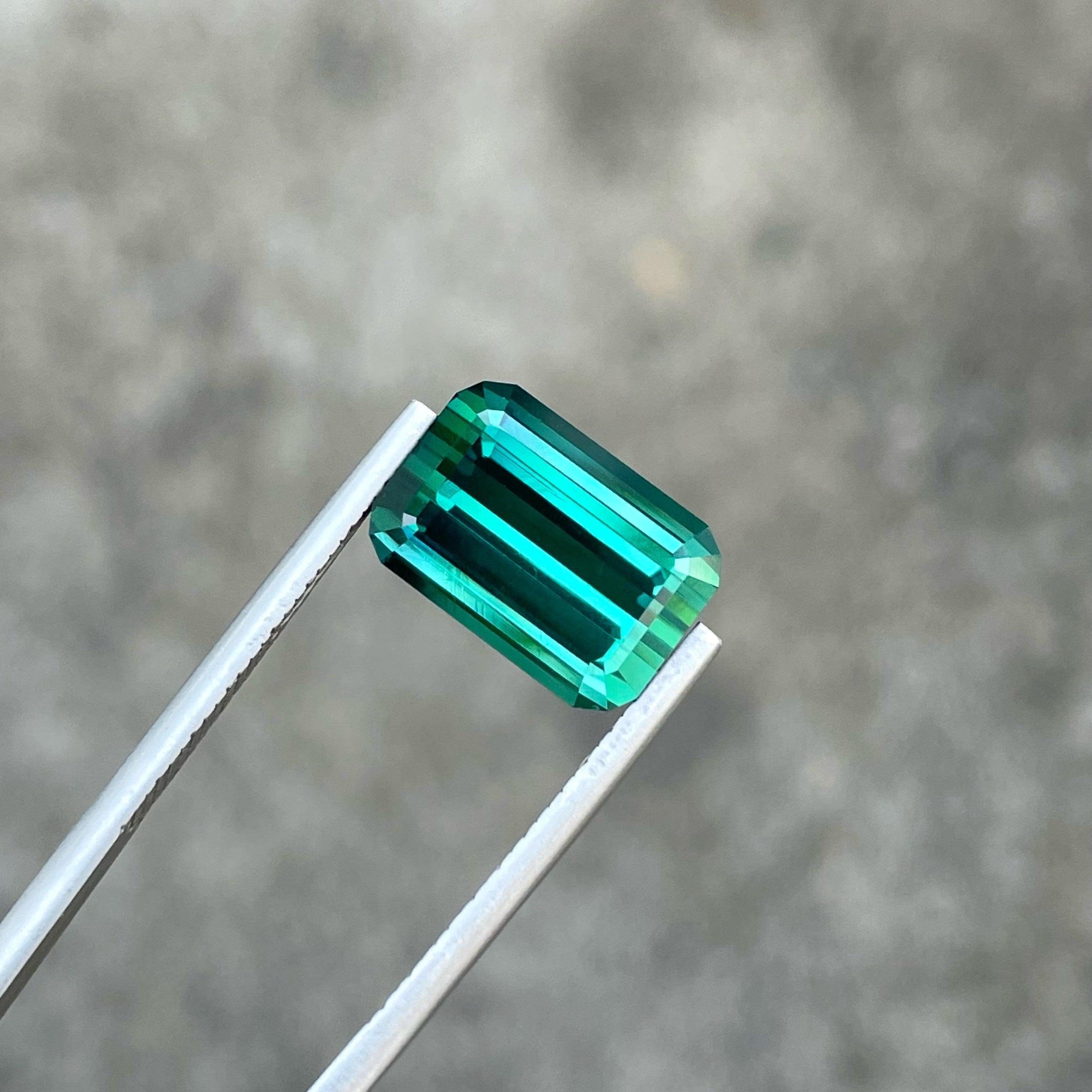 Natural Bluish Green Loose Tourmaline Gemstone 7.20 Carats Emerald Cut In New Condition In Bangkok, TH