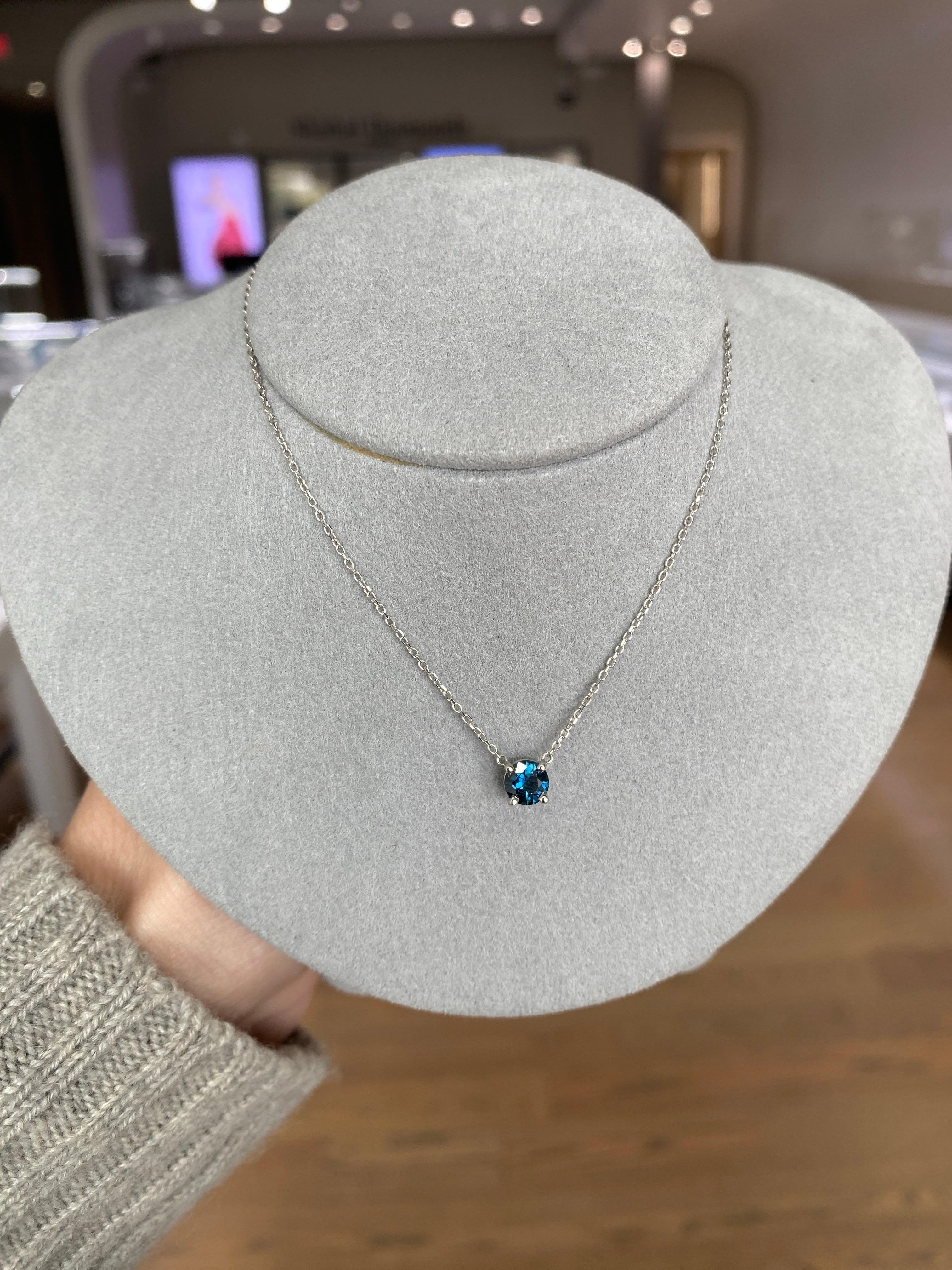 da uomo o donna Collana con ciondolo in oro bianco 14 carati con zaffiro rotondo verde bluastro naturale in vendita