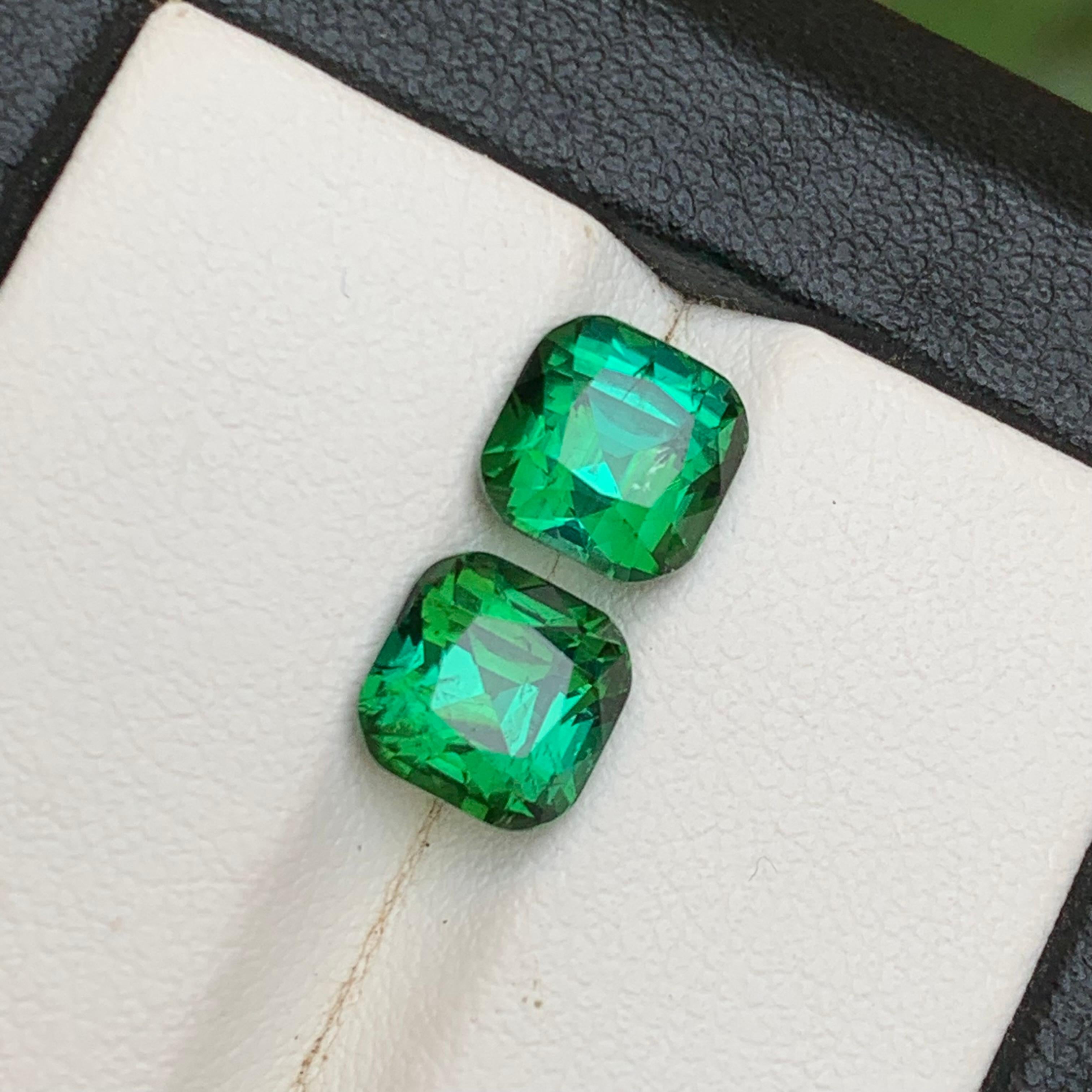 Tormalina verde naturale di tonalità bluastra da 4,59 carati con taglio a cuscino, coppia di gemme sciolte in vendita 4