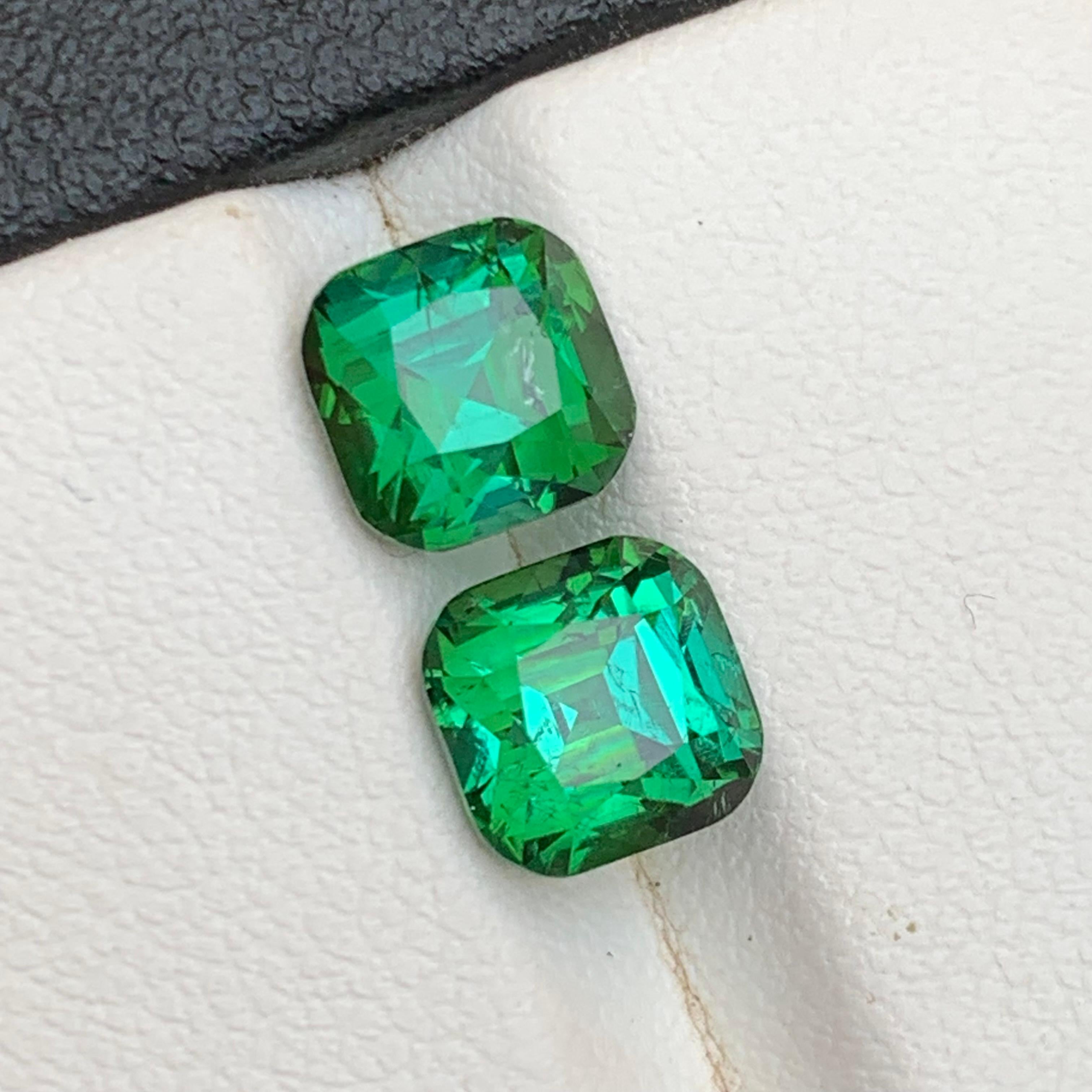 Tormalina verde naturale di tonalità bluastra da 4,59 carati con taglio a cuscino, coppia di gemme sciolte in vendita 6