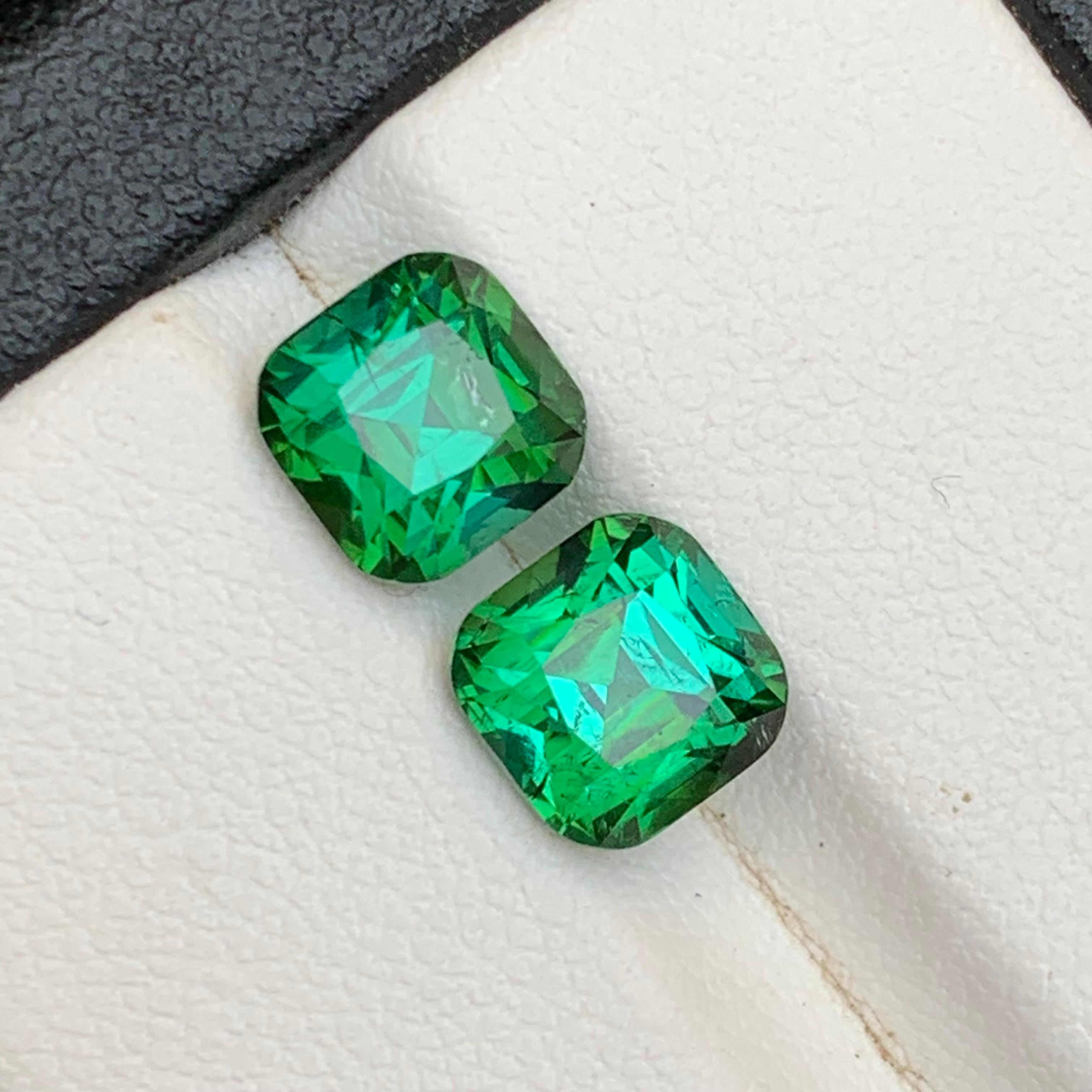 Tormalina verde naturale di tonalità bluastra da 4,59 carati con taglio a cuscino, coppia di gemme sciolte in vendita 3