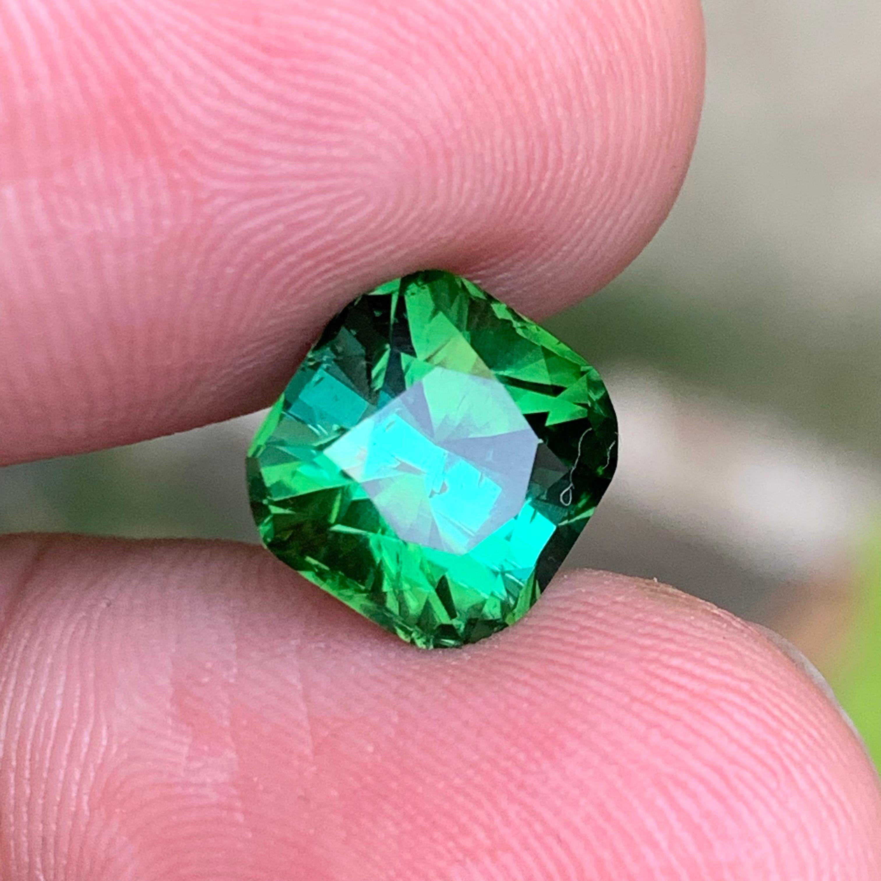 Gema suelta de turmalina verde natural azulada de 4,75 qt, talla cojín, para anillo en Nuevo estado para la venta en Peshawar, PK