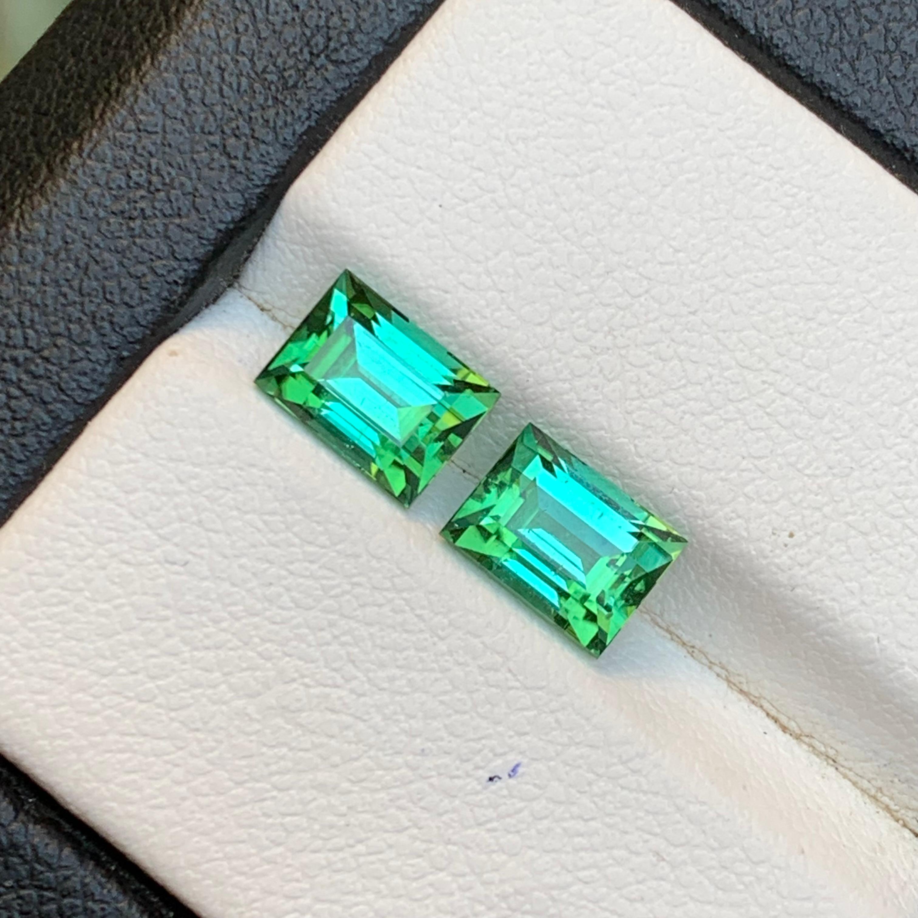 Contemporain Paire de pierres précieuses en vrac Greene Greene Greene Greene & Greene Naturelle 3.10Ct Baguette Cut Tourmaline en vente