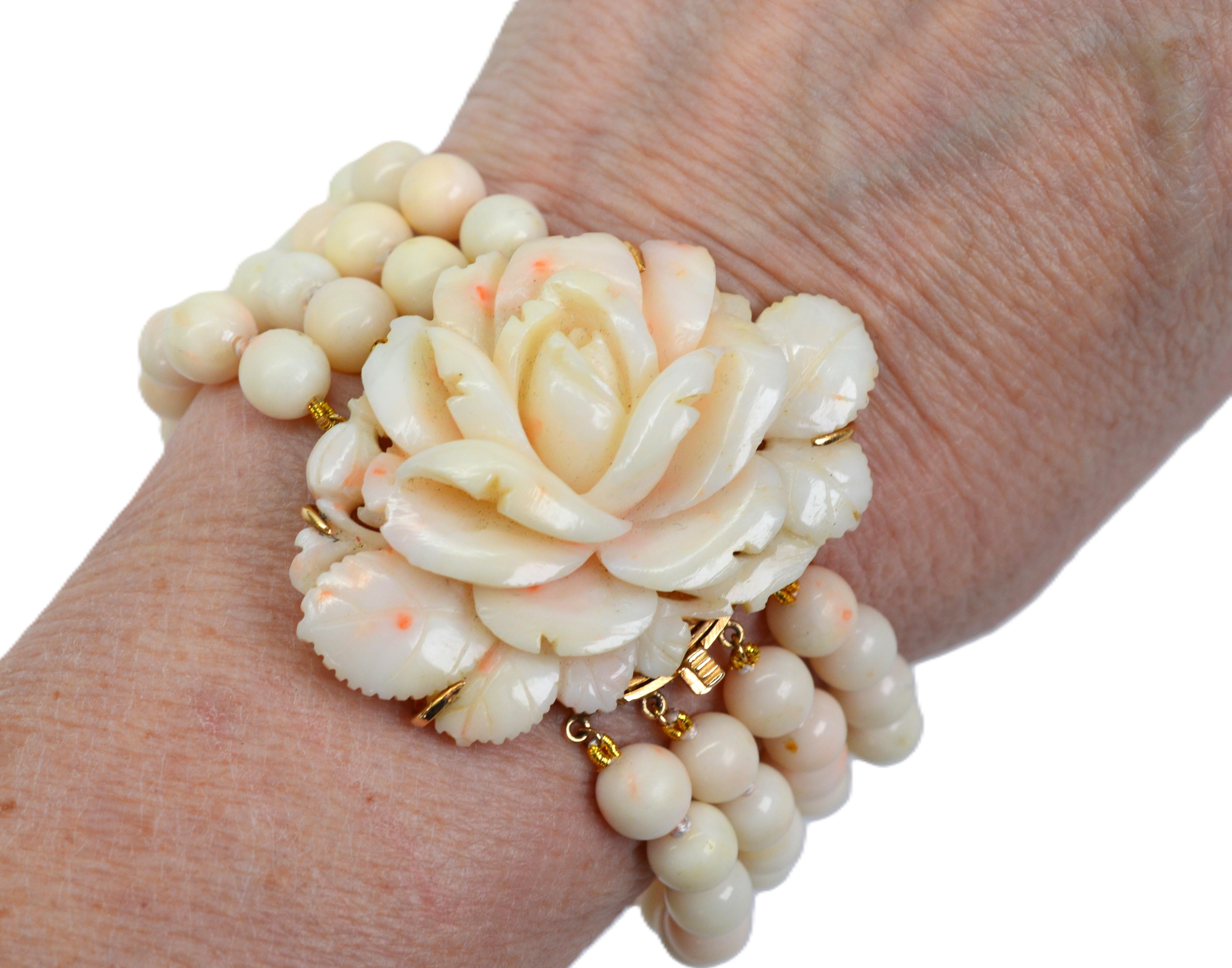 Natural Blush Coral Bead Bracelet w Carved Rose Bud 14 Karat Yellow Gold Clasp For Sale 6