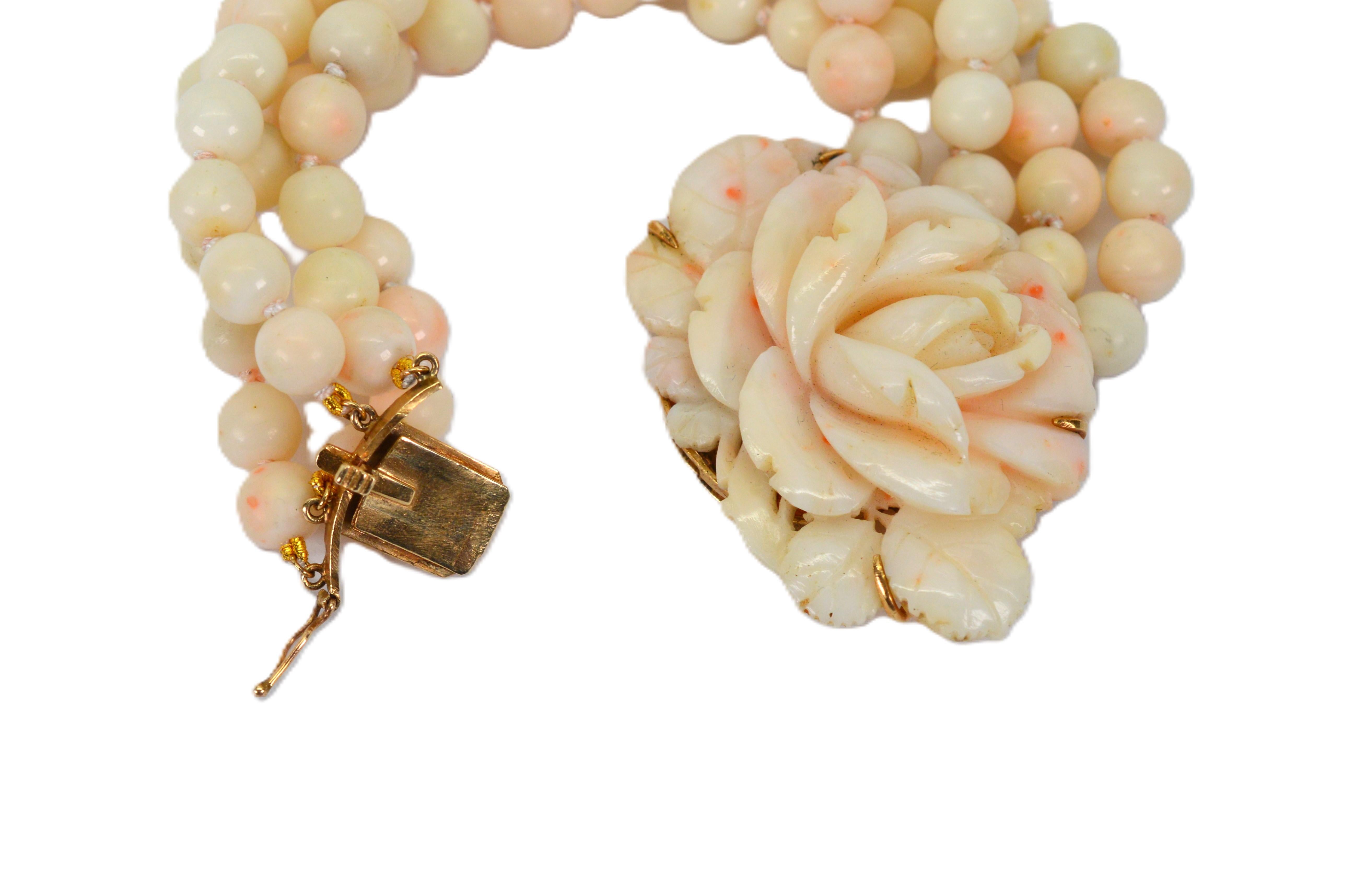 Natural Blush Coral Bead Bracelet w Carved Rose Bud 14 Karat Yellow Gold Clasp For Sale 3