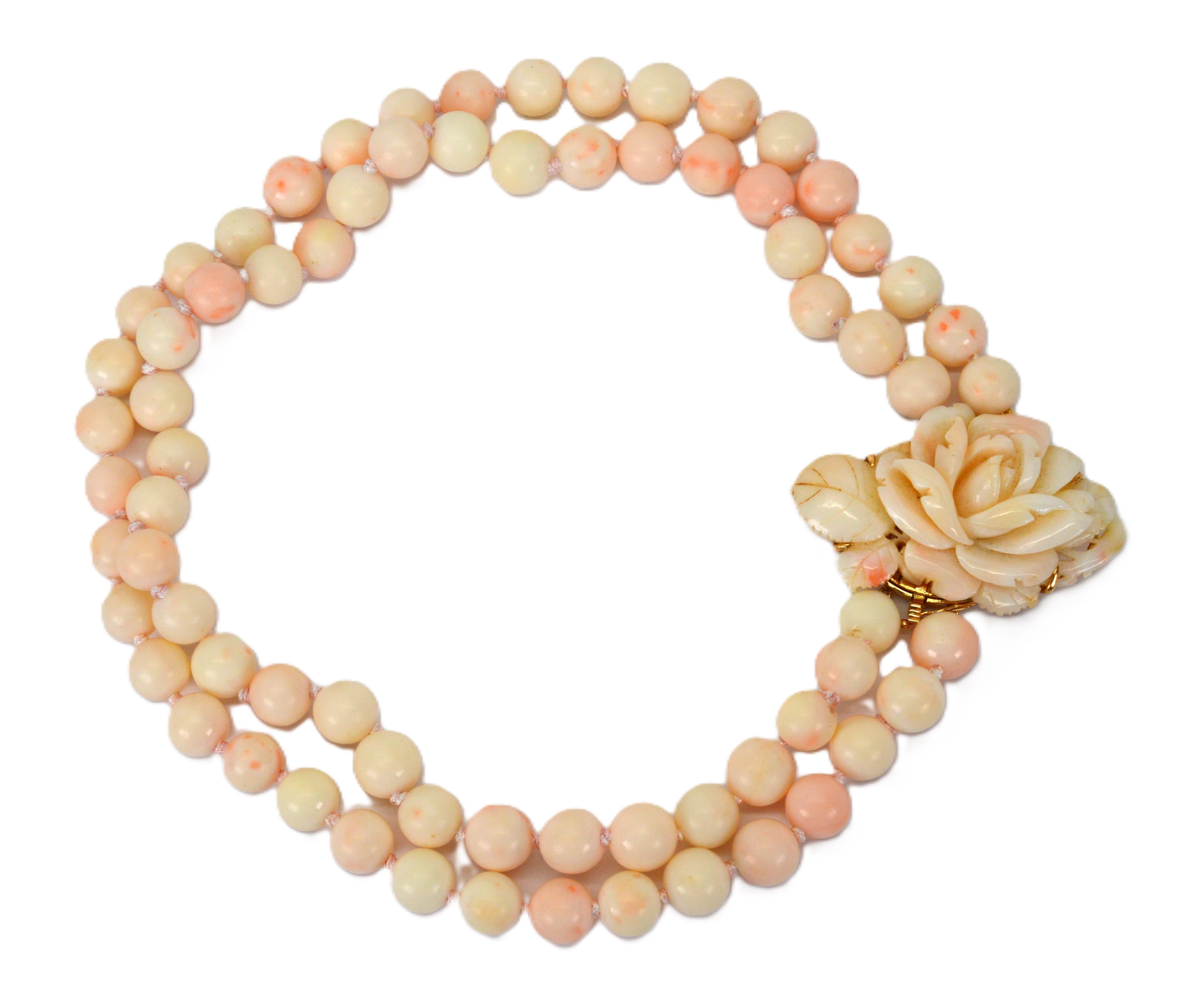 Natural Blush Coral Bead Necklace w Carved Rose Bud 14 Karat Yellow Gold Clasp In Good Condition For Sale In Mount Kisco, NY