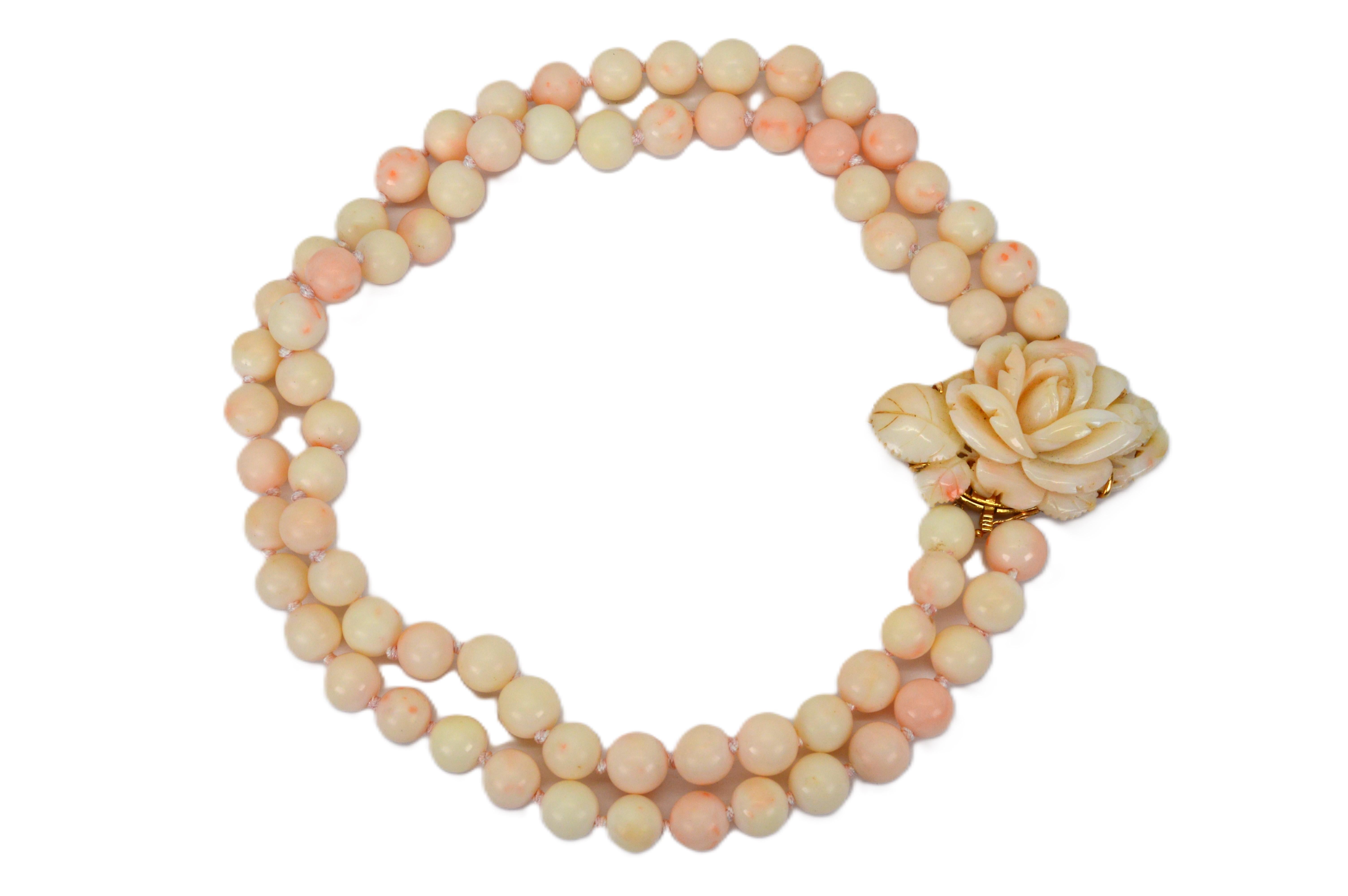 Natural Blush Coral Bead Necklace w Carved Rose Bud 14 Karat Yellow Gold Clasp For Sale 3