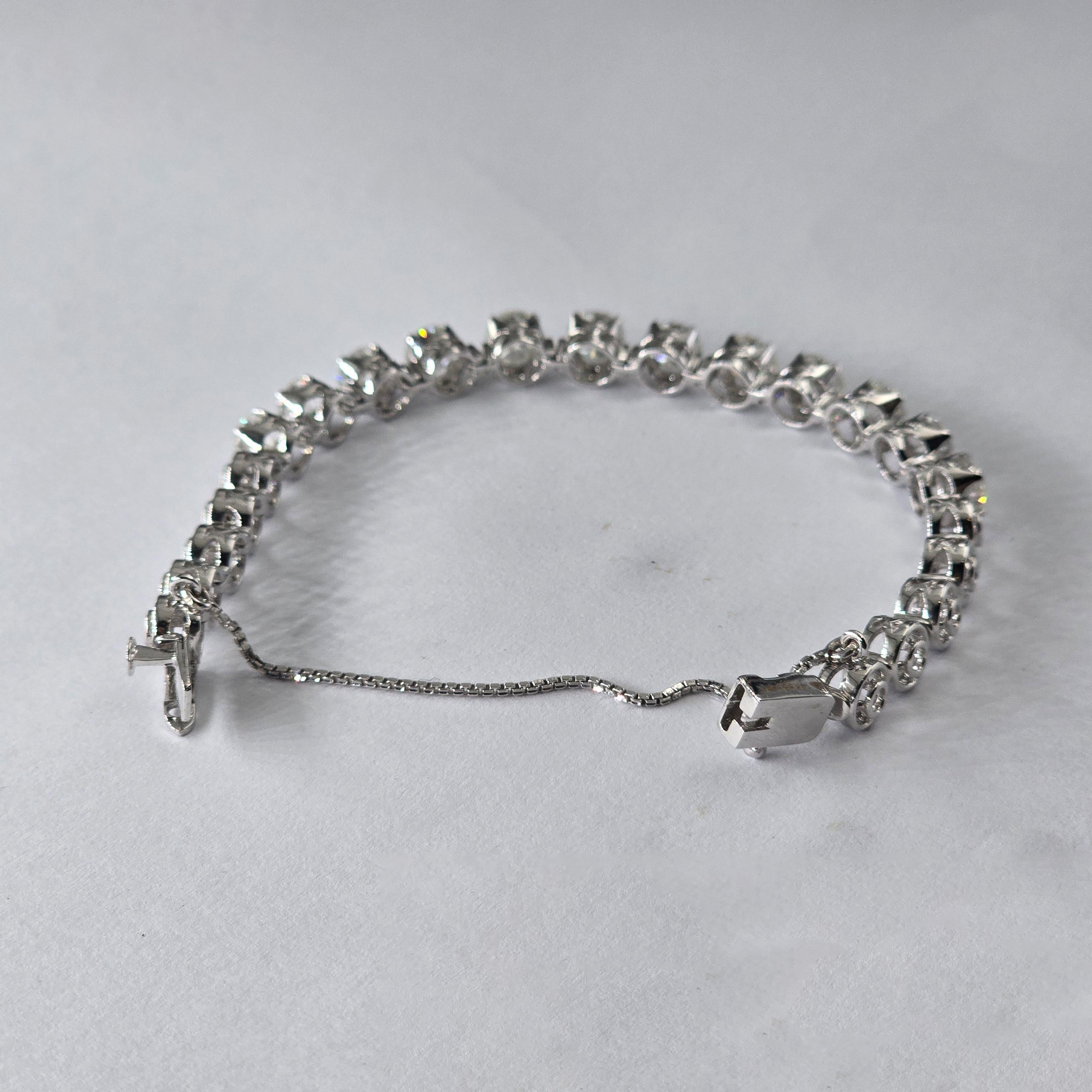 Mixed Cut Natural diamond bracelet with 14k gold For Sale