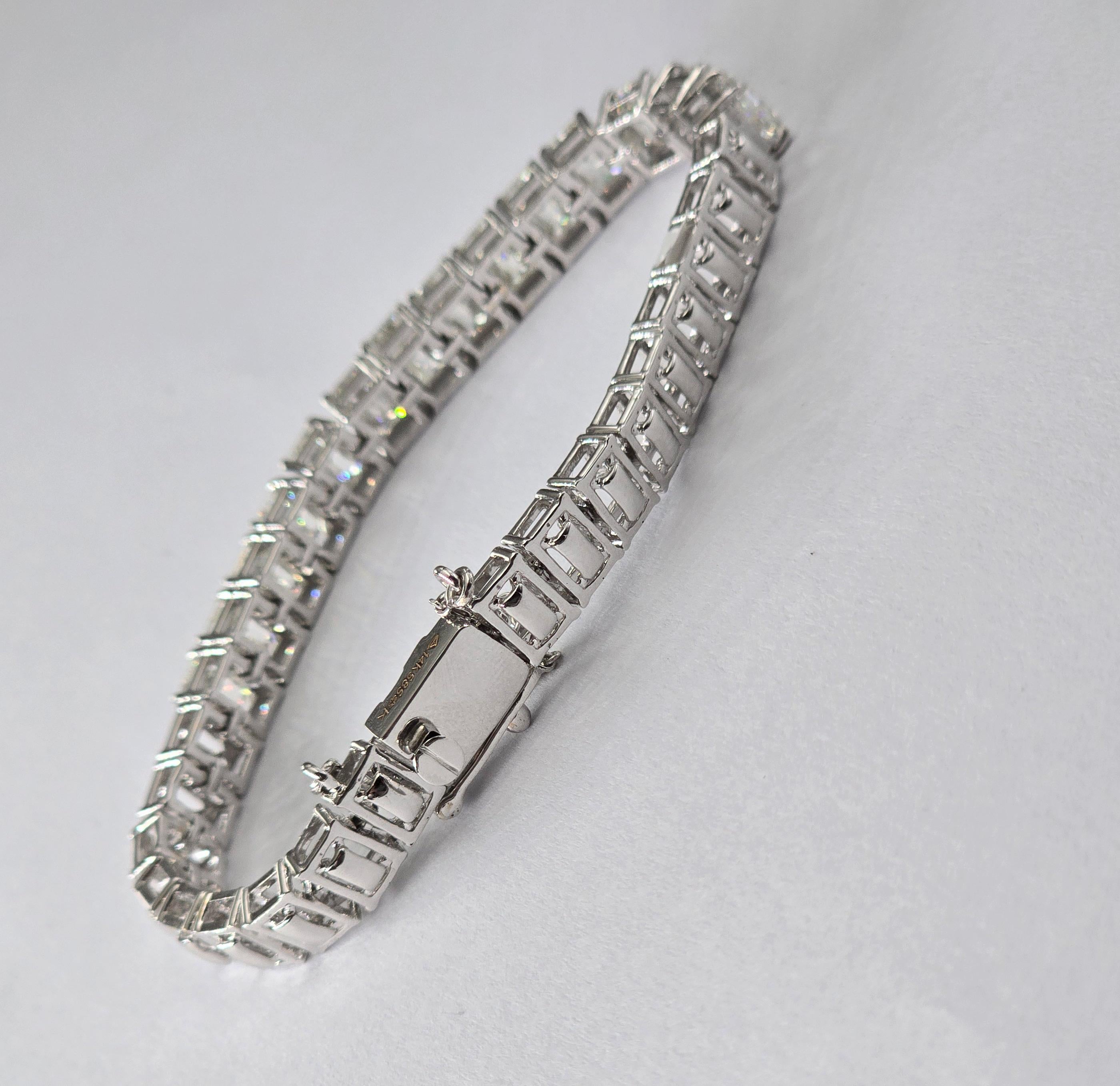 Mixed Cut Natural diamond bracelet with 14k gold For Sale
