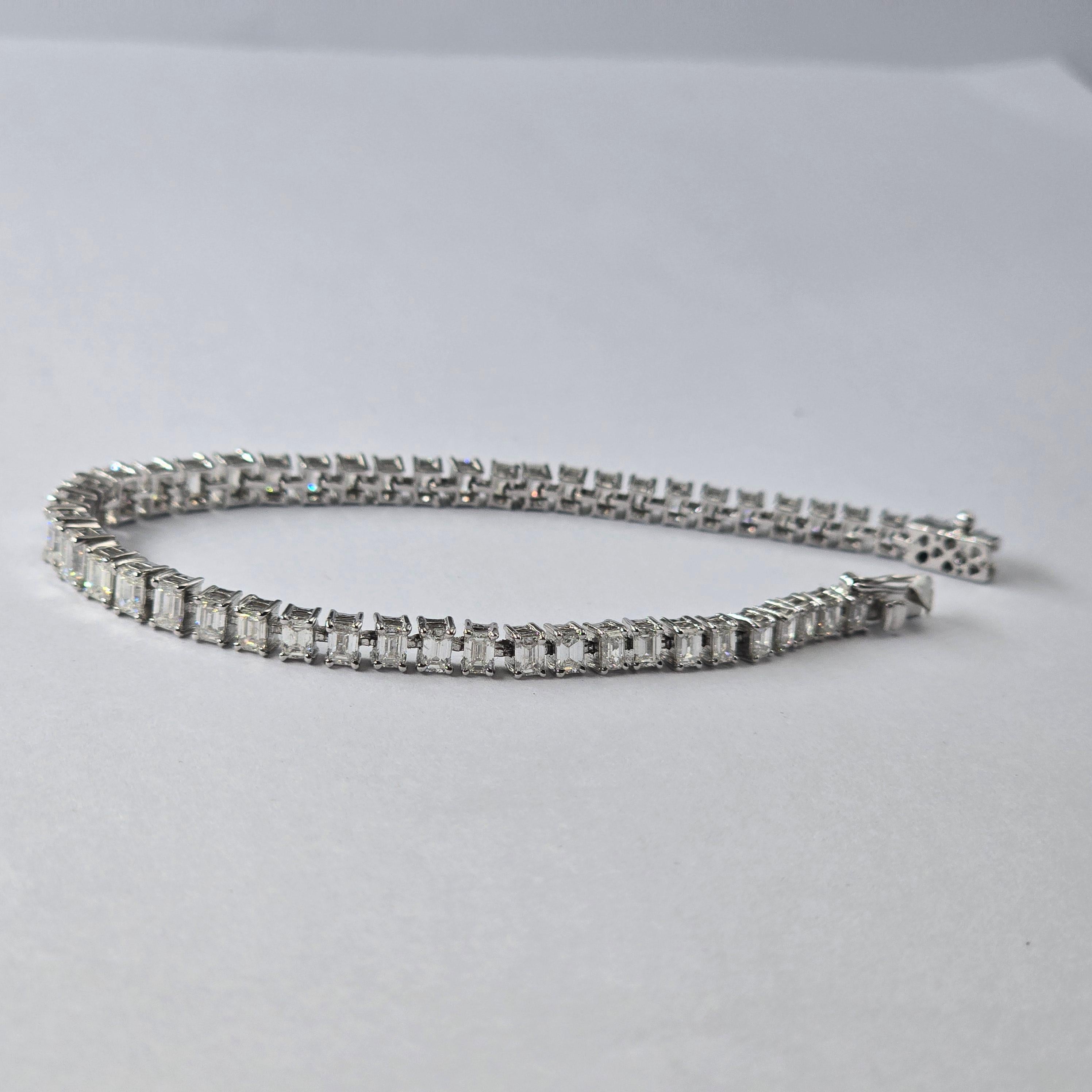 Women's Natural diamond bracelet with 14k gold For Sale