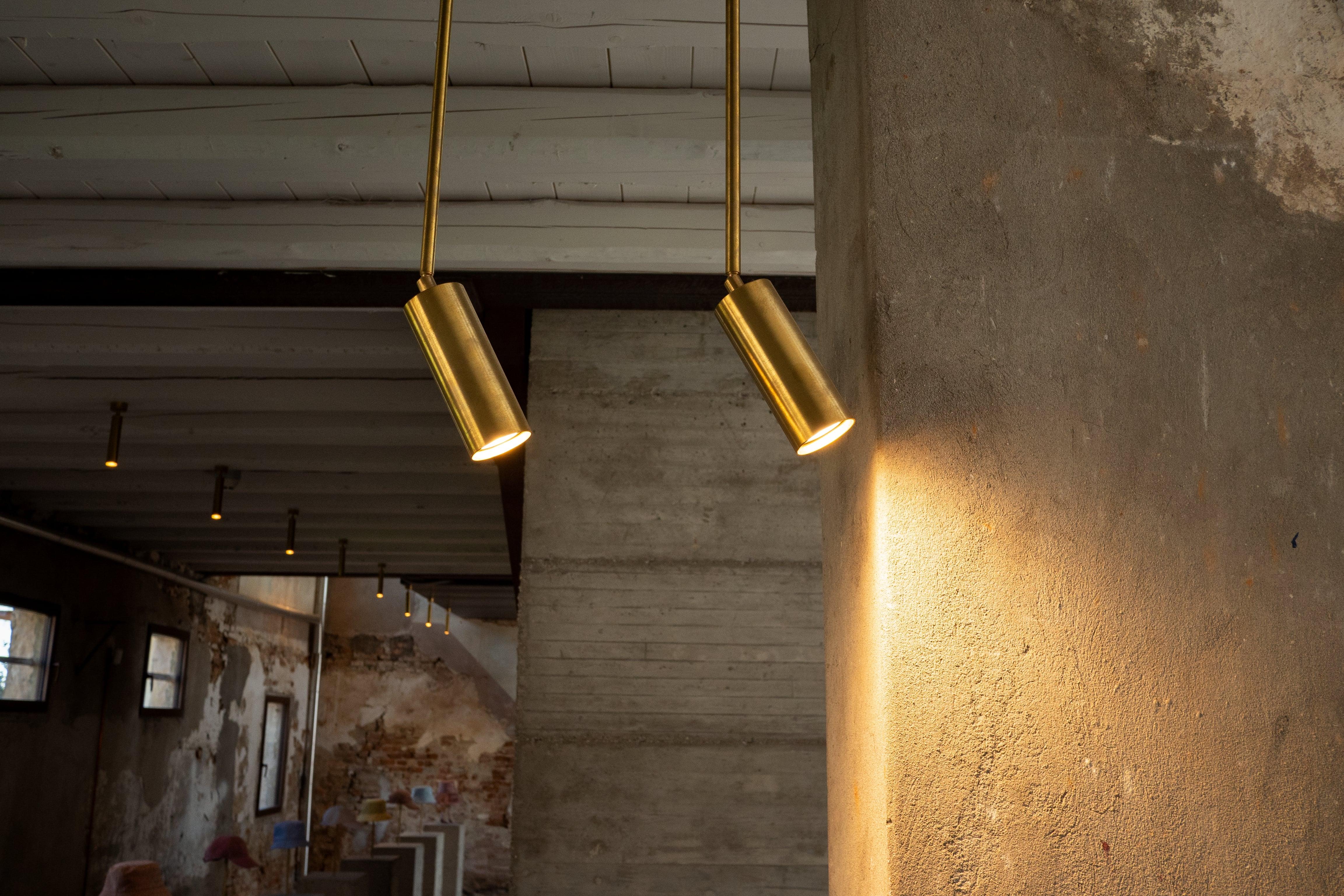 Natural Brass Contemporary-Modern Ceiling Light Handcrafted in Italy In New Condition For Sale In Saonara, IT