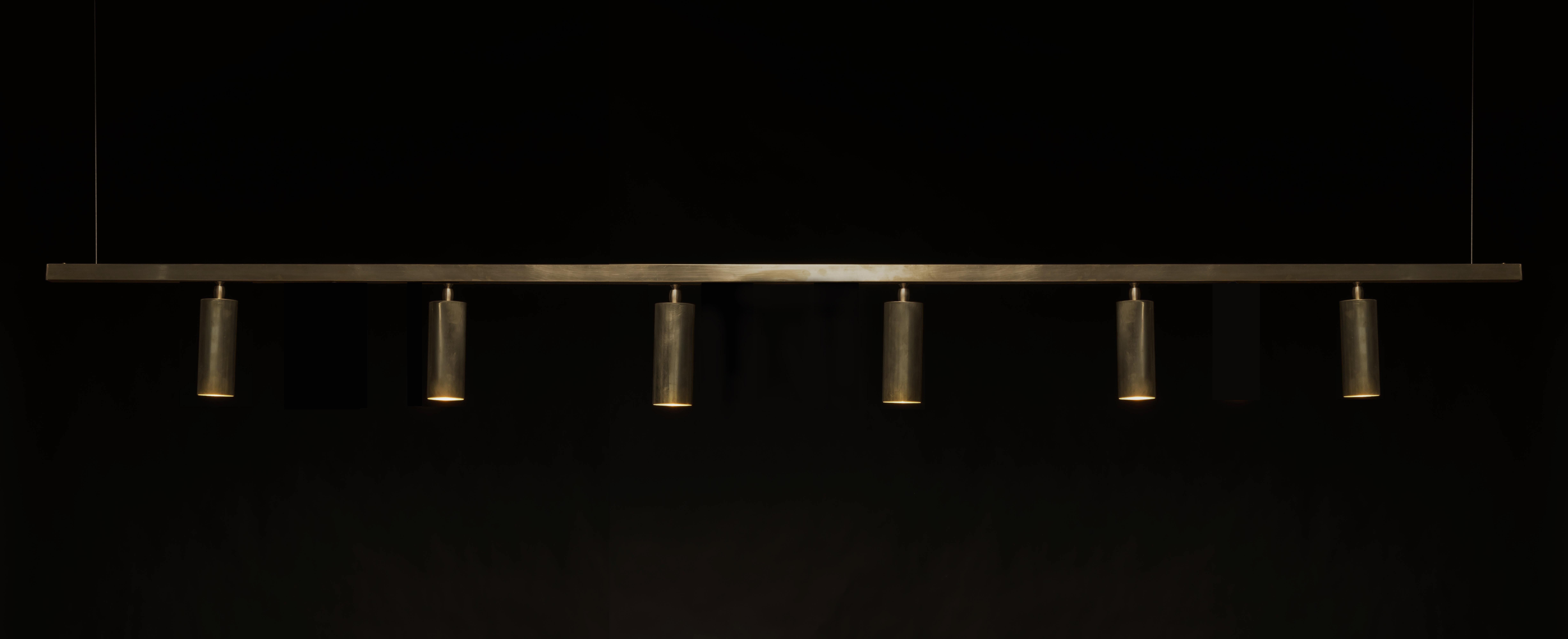 Moderne Lampe pendante décorative Contemporary-Modern en laiton naturel Fabriquée à la main en Italie en vente