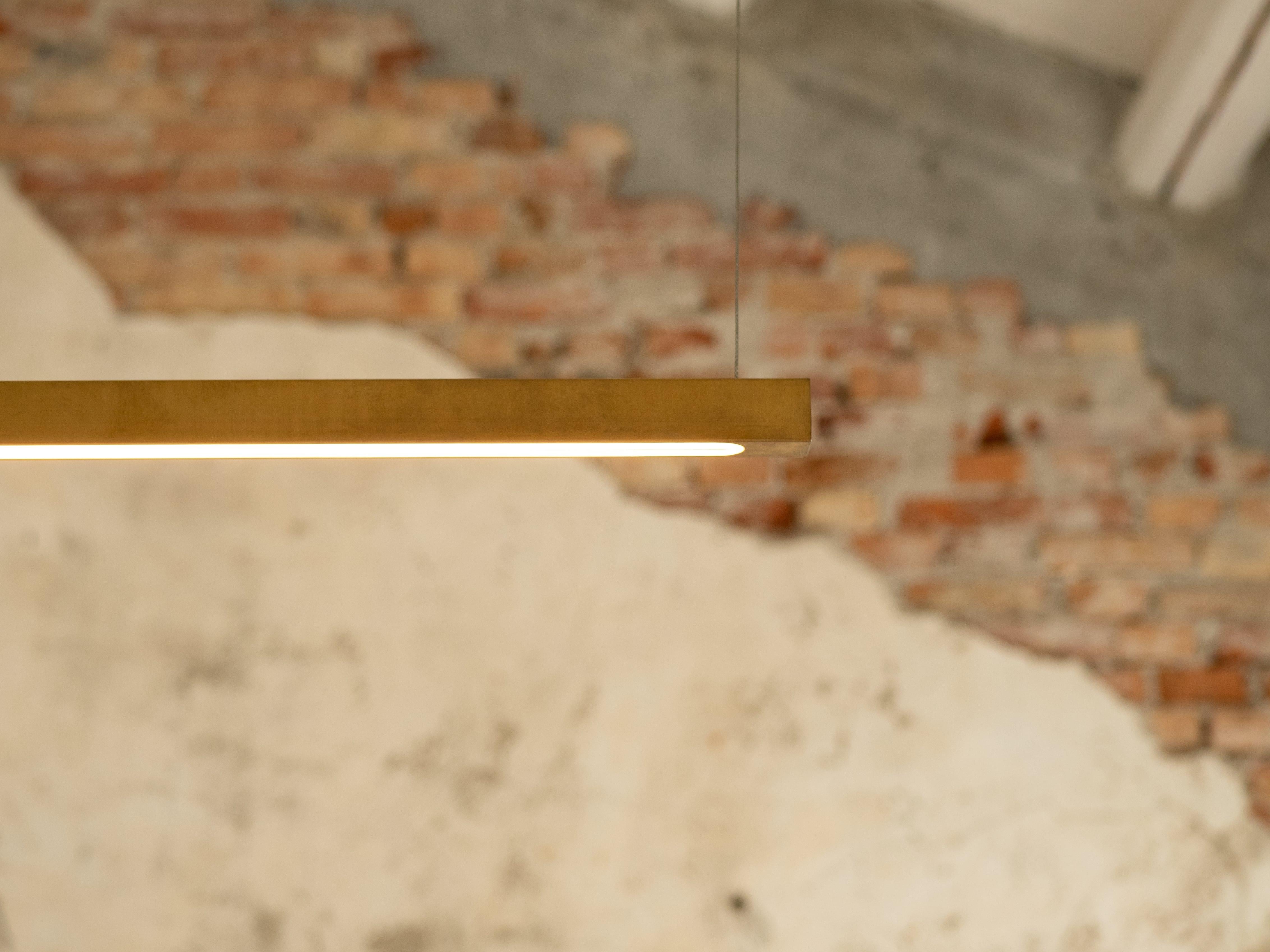 Natural Brass Contemporary-Modern Decorative Pendant lamp Handcrafted in Italy For Sale 2