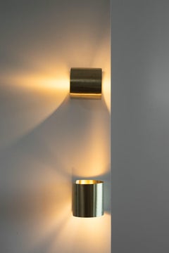 Lampada da parete decorativa in ottone naturale, contemporanea e moderna, realizzata a mano in Italia