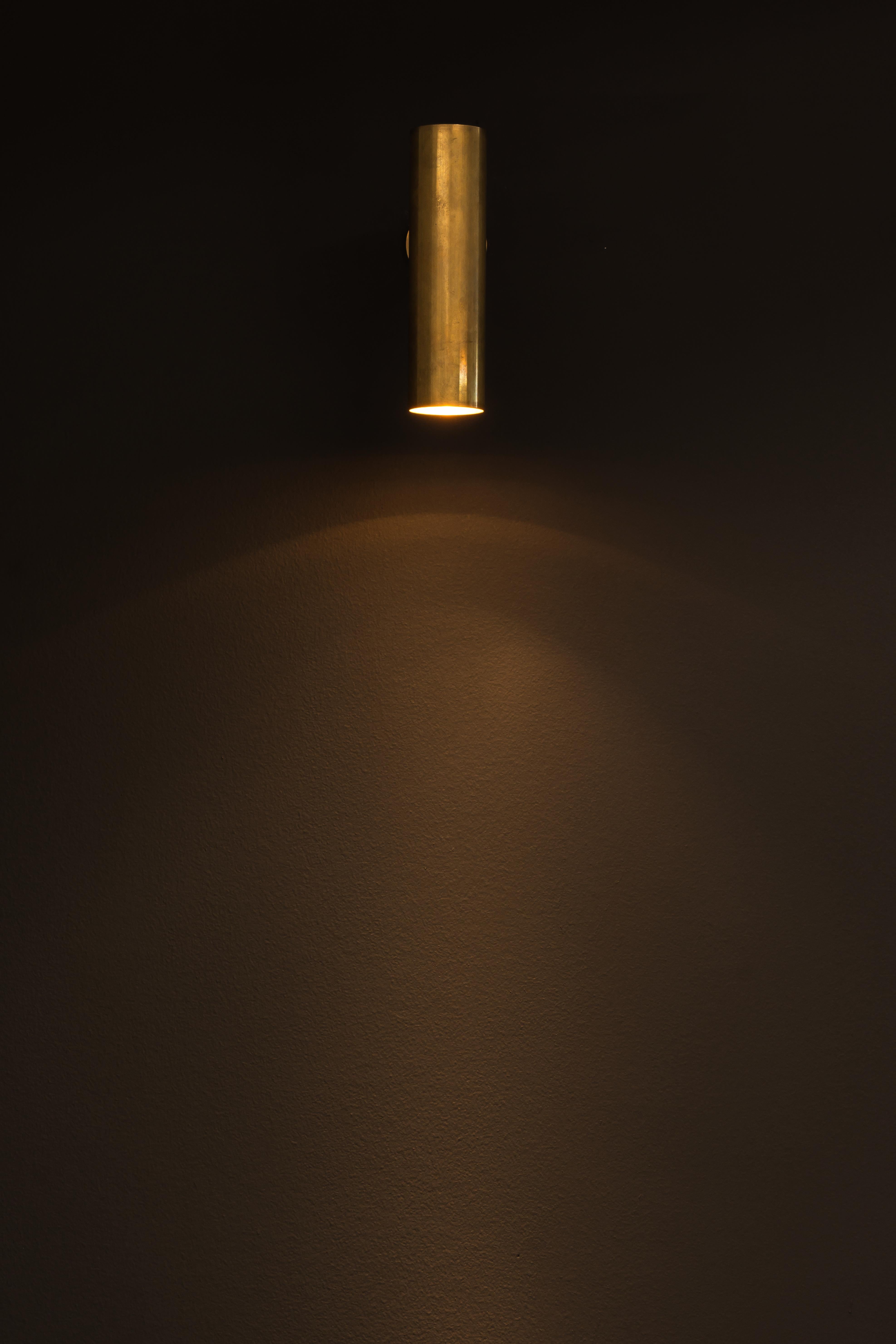 Italian Natural Brass Contemporary-Modern Wall Cylinder Light Handcrafted in Italy For Sale