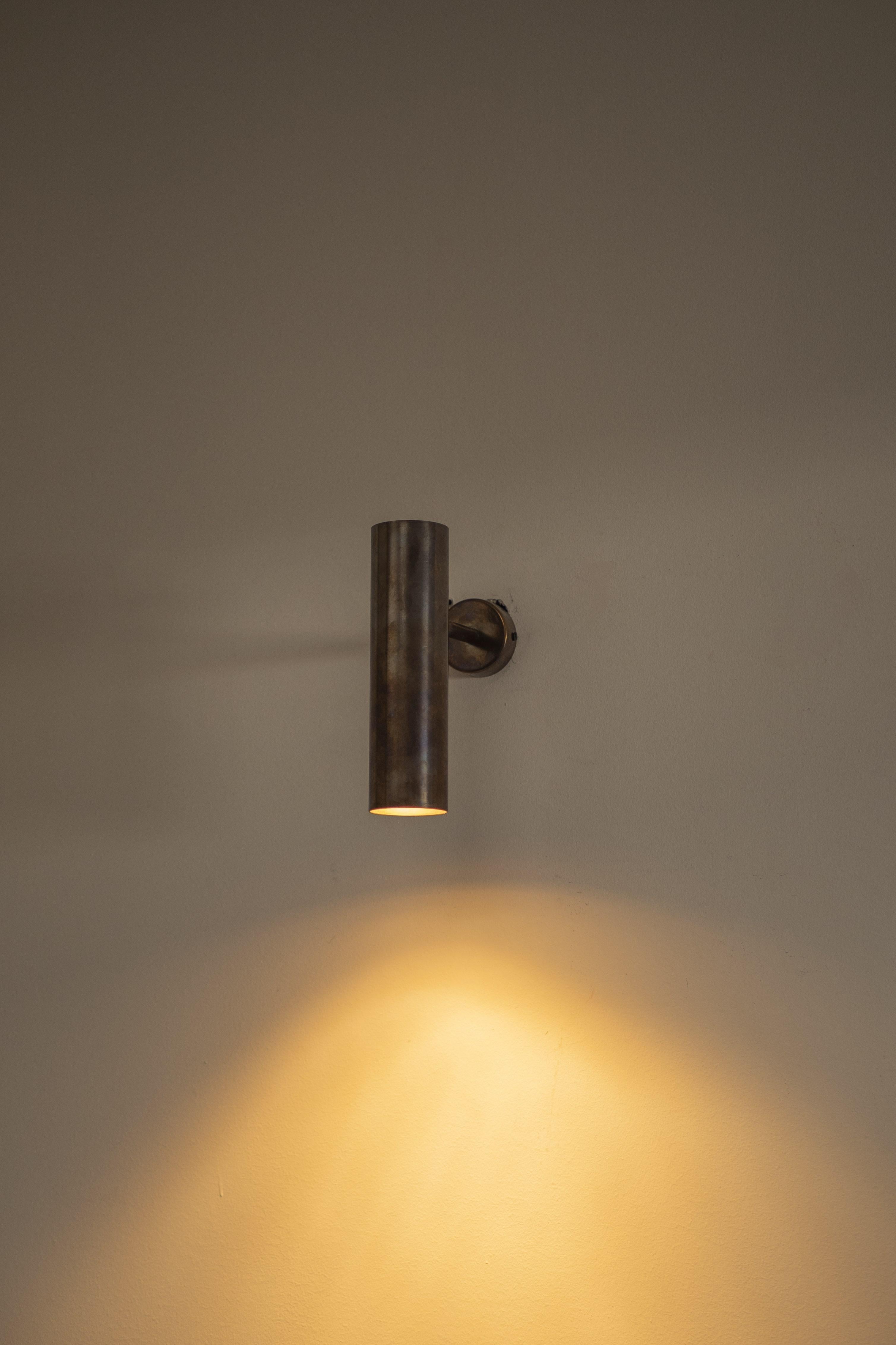 Natural Brass Contemporary-Modern Wall Cylinder Light Handcrafted in Italy In New Condition For Sale In Saonara, IT