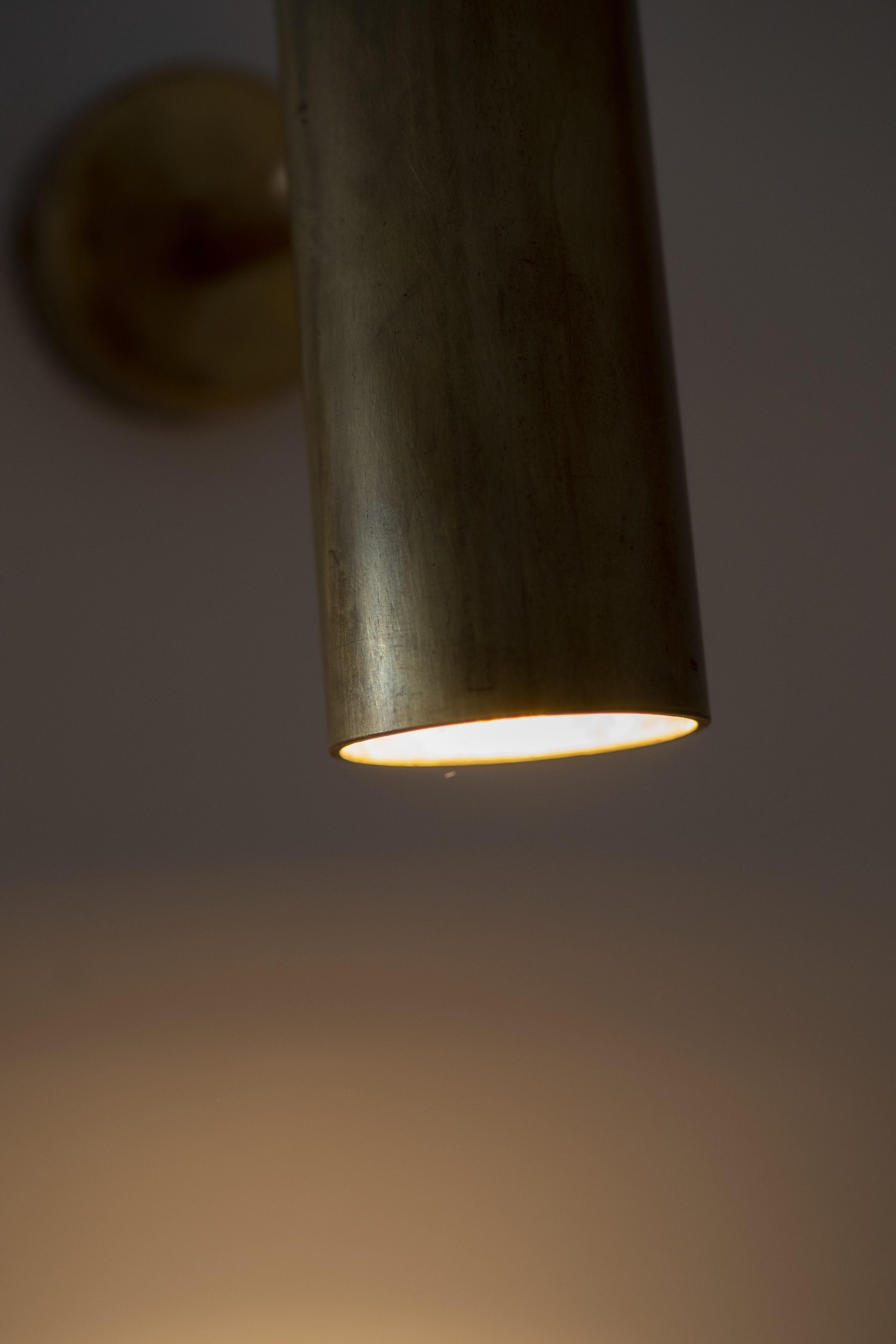 Natural Brass Contemporary-Modern Wall Cylinder Light Handcrafted in Italy In New Condition For Sale In Saonara, IT