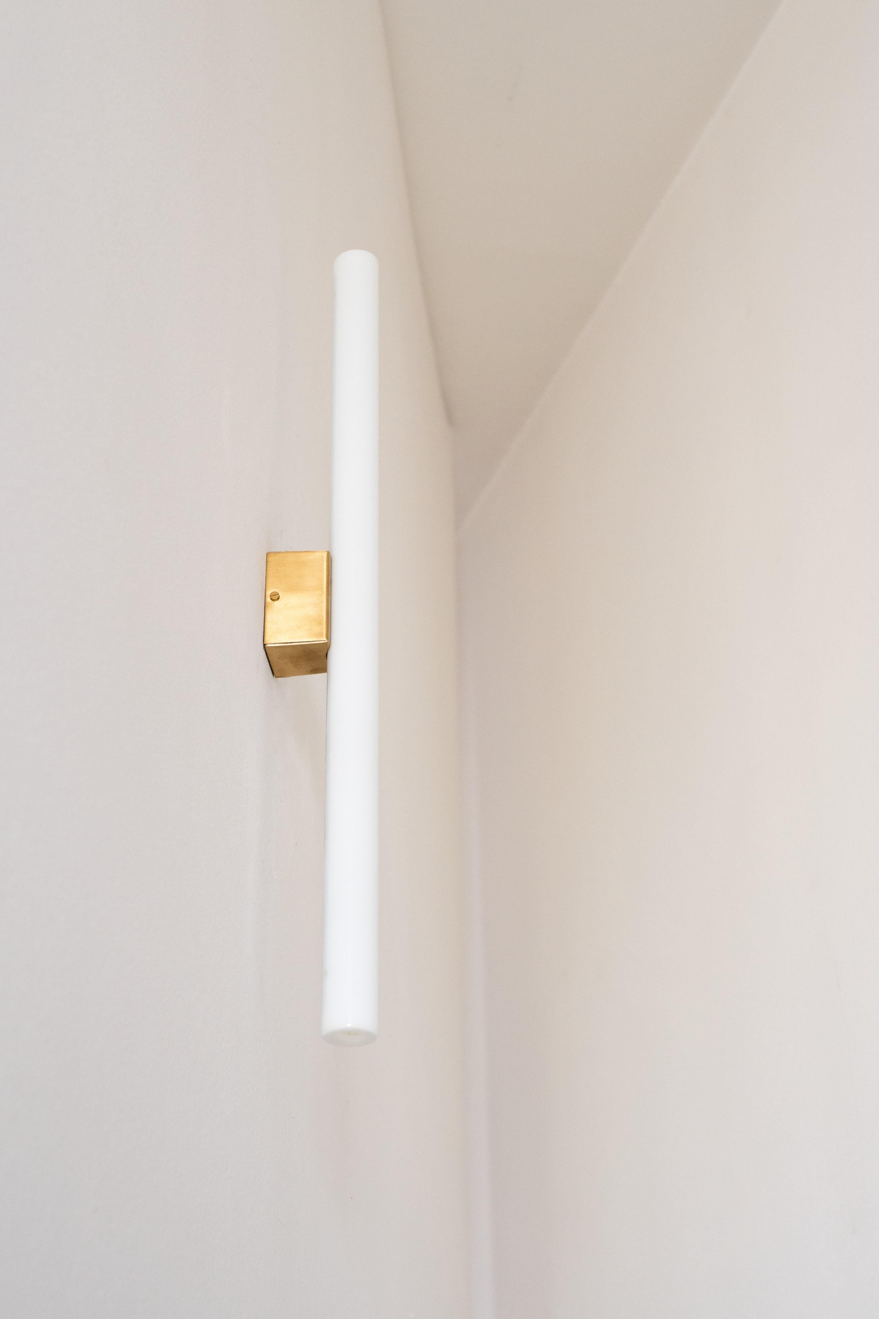 Italian Natural Brass Contemporary-Modern Wall Light Handcrafted in Italy For Sale