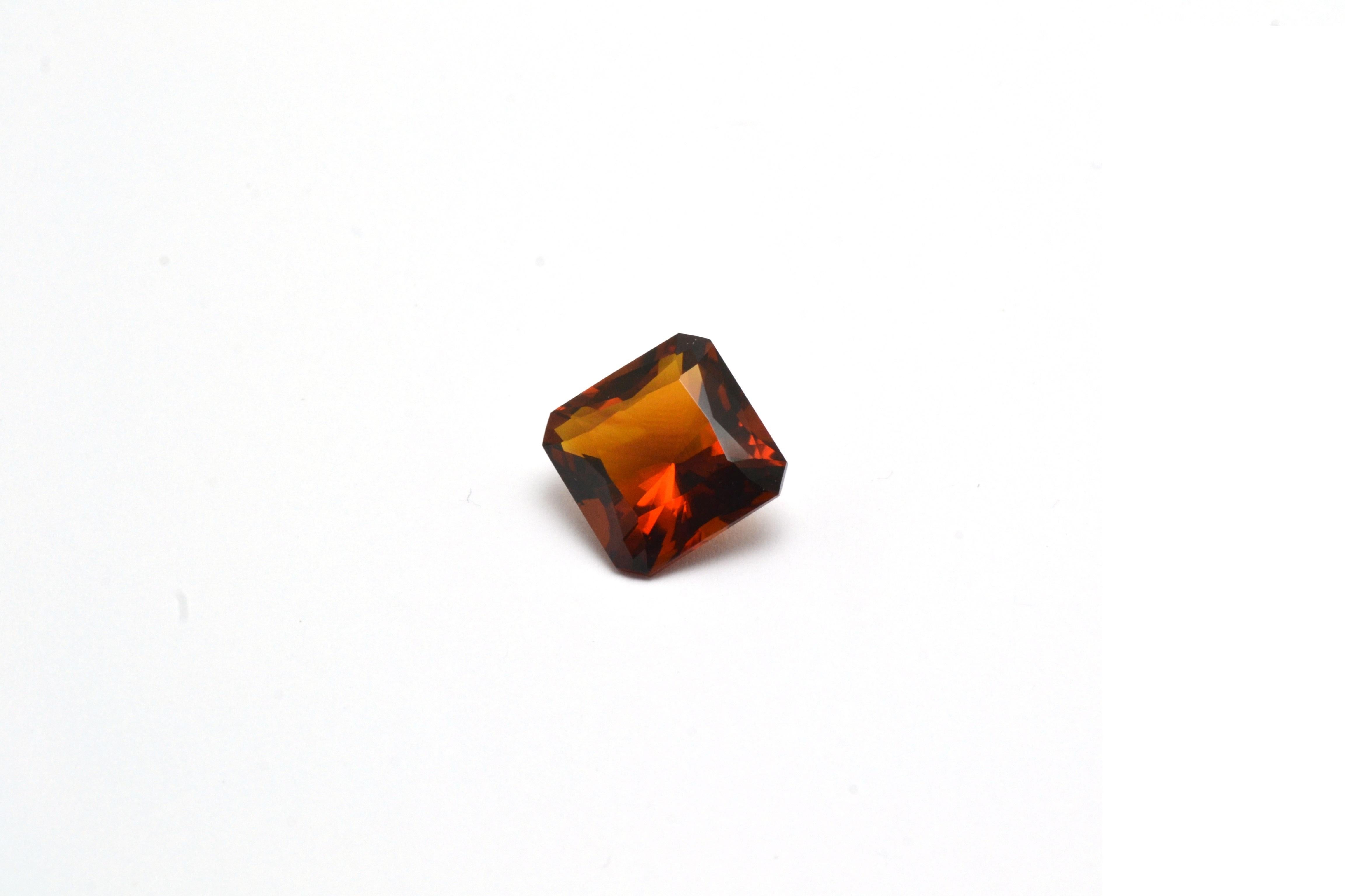 Natural Brazilian Orange Brown Citrine Quartz from Rio Grande Do Sul, carat weight 11.35 - 0.5 inches by 0.5 inches

Are you a collector or stones? Don't miss this very original intense brown/orange stone!
Are you a jewelry lover? We can create for