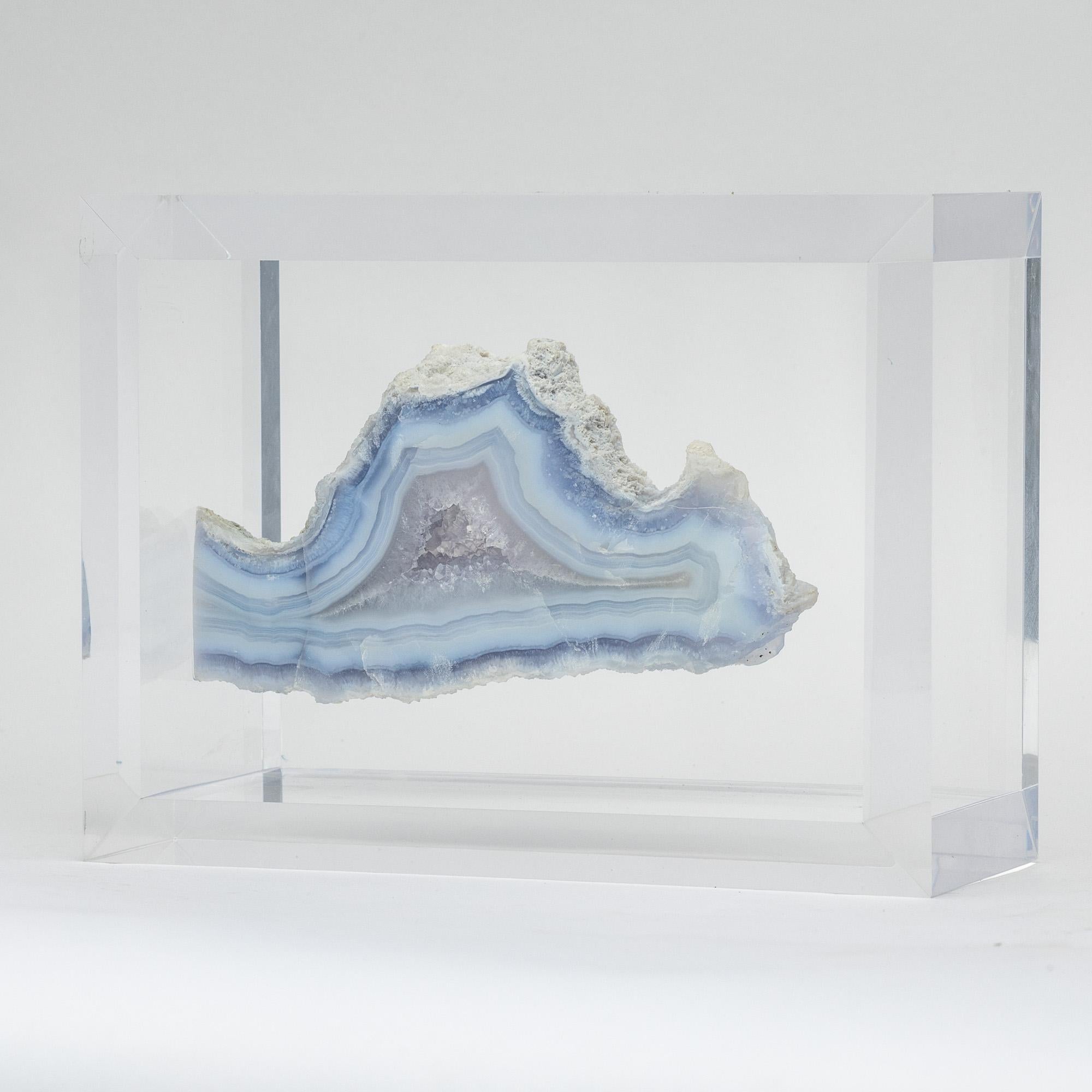 Natural Brazilian Agate specimen mounted in original design acrylic base For Sale 1