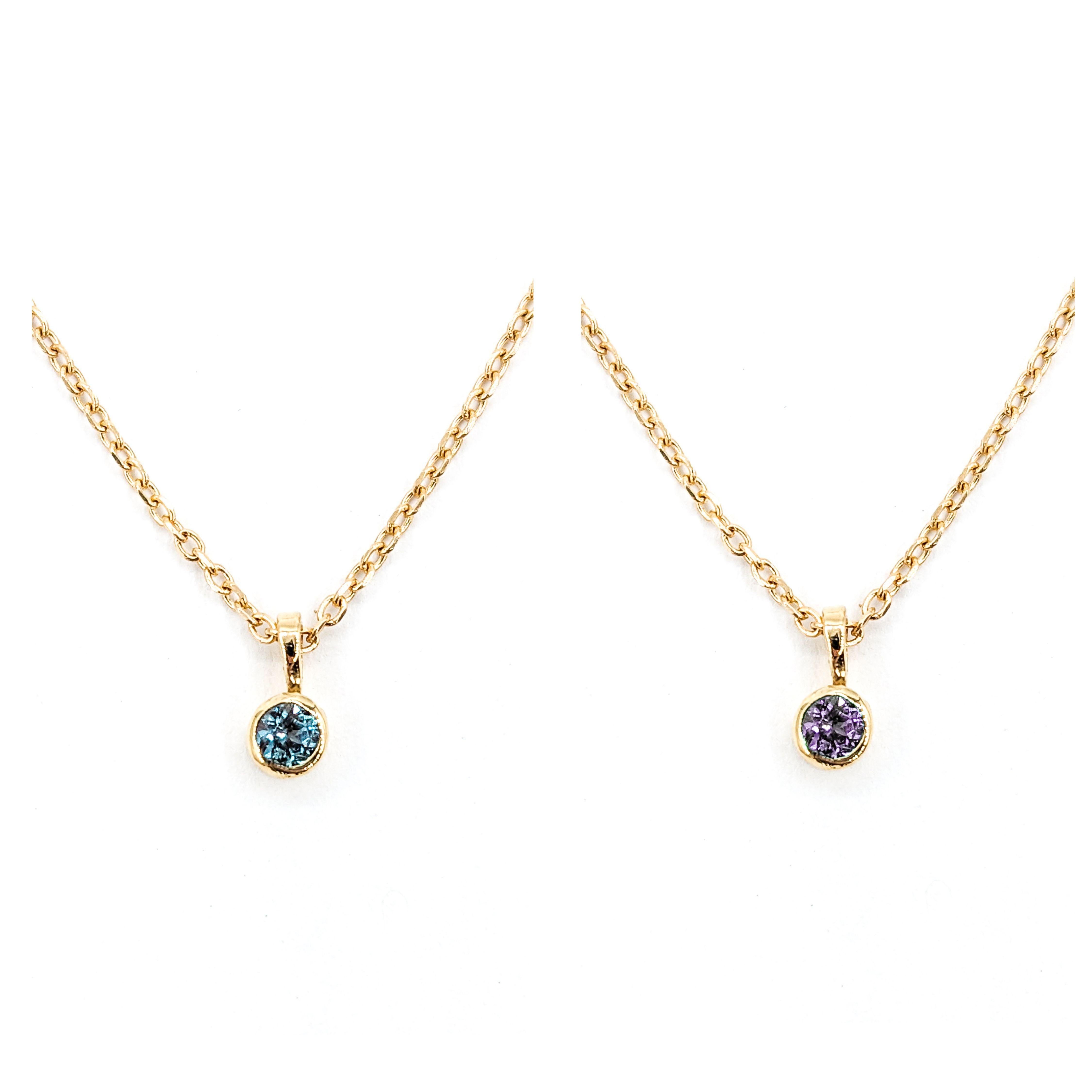 Natürlicher brasilianischer Alexandrit-Anhänger mit Kette aus Gelbgold

Enthüllen Sie den Charme dieses atemberaubenden Anhängers, einer feinen Kreation aus 14 Karat Gelbgold, mit einem brasilianischen Alexandrit als Solitär von 0,06 Karat. Bekannt