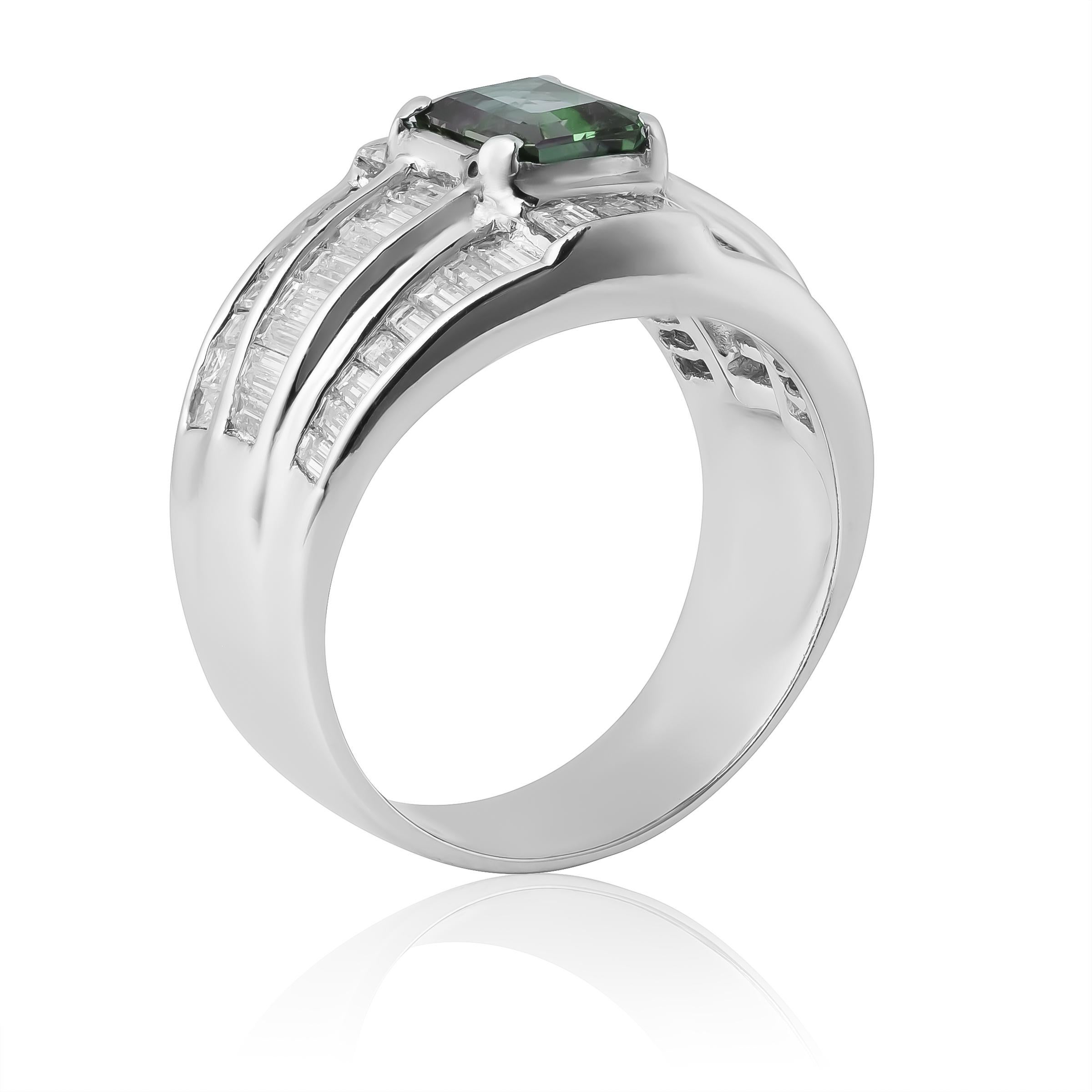 Natural Brazilian Alexandrite Stone 1.08 cts in Platinum Ring w Dia / GIA Report In New Condition In Los Angeles, CA