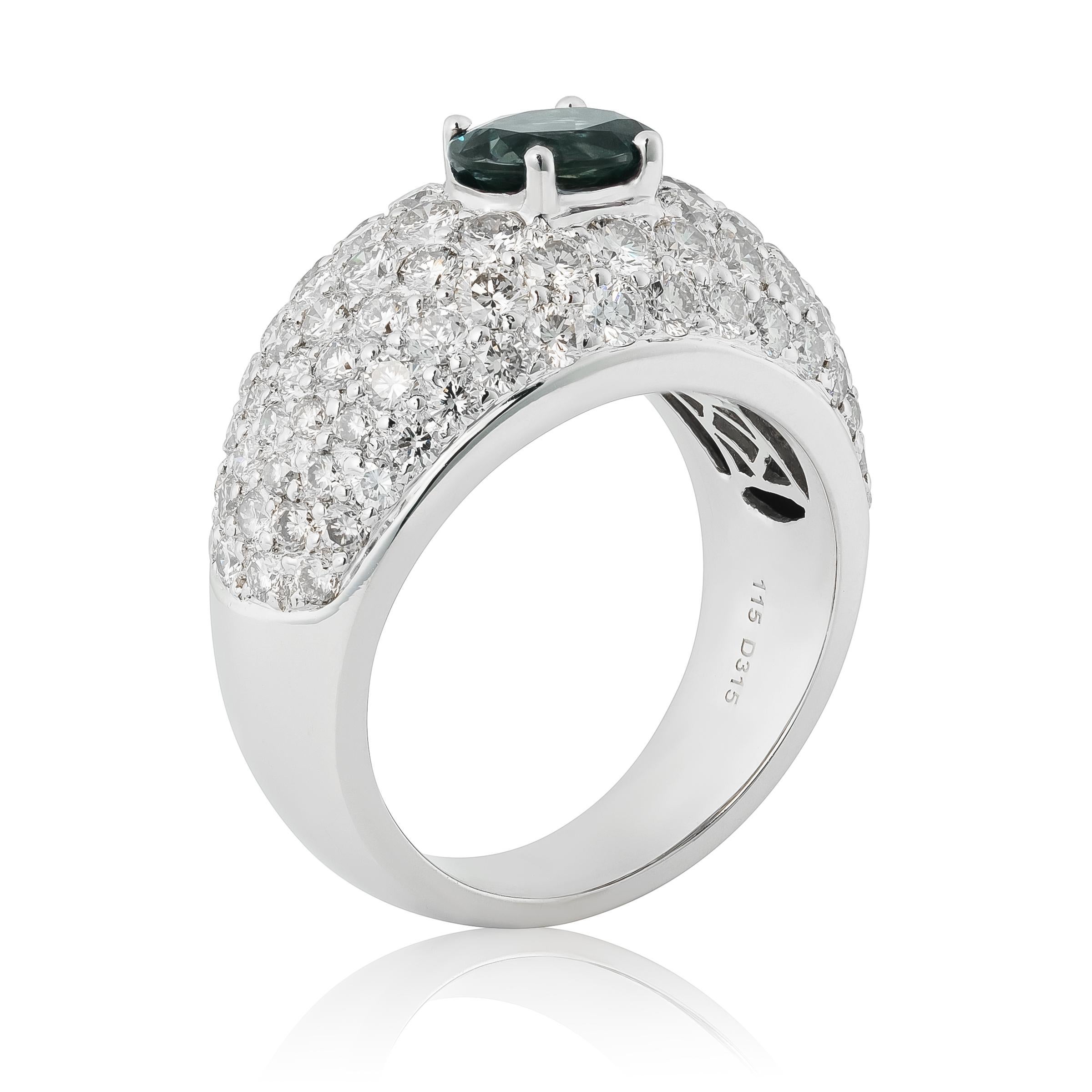 Natural Brazilian Alexandrite Stone 1.15 cts in Platinum Ring w Dia / GIA Report In New Condition For Sale In Los Angeles, CA