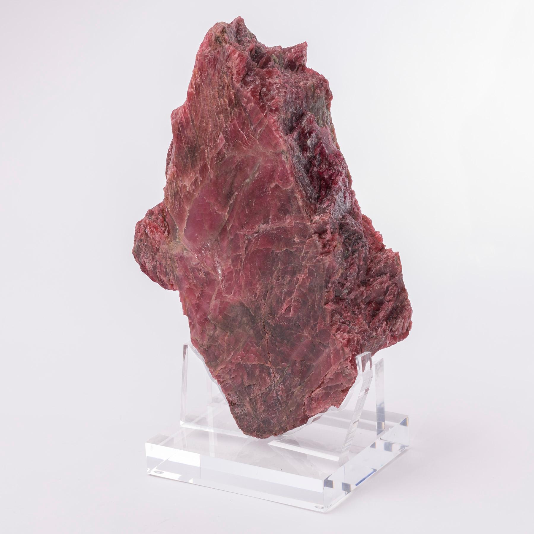 Natural Brazilian Rhodonite Specimen on a Custom Acrylic Base In New Condition In Polanco, CDMX