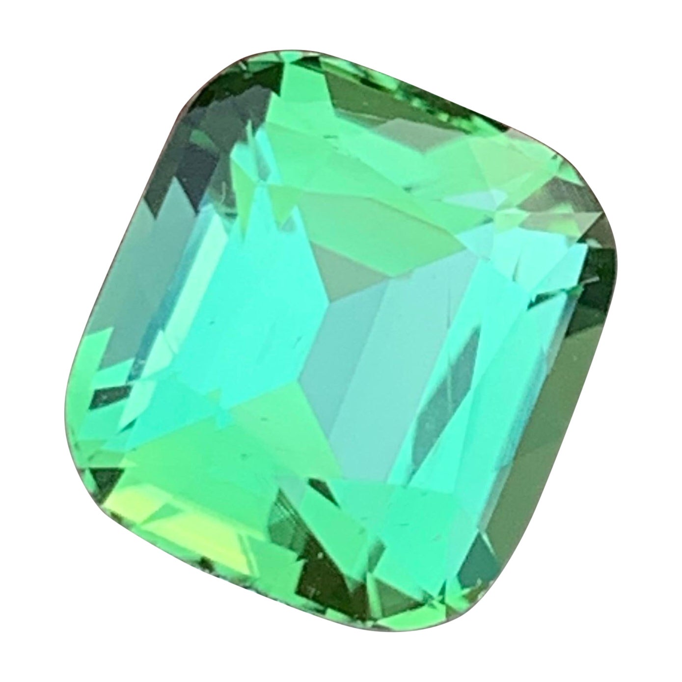 Natürlicher heller lebhafter mintgrüner Turmalin-Edelstein für Ring-Anhänger-Schmuck