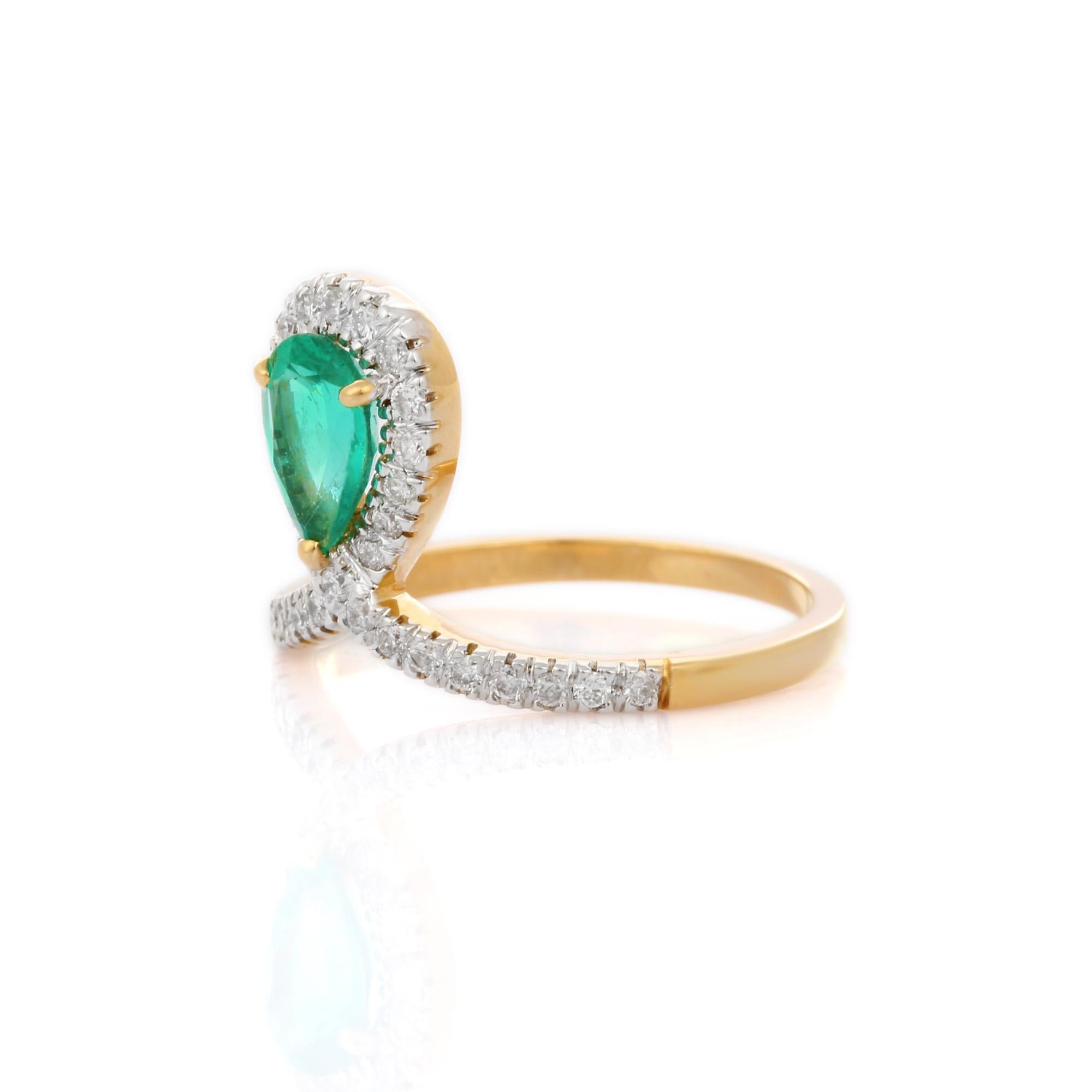 For Sale:  0.92 ct Brilliant Pear Cut Emerald and Diamond Loop Ring in 18K Yellow Gold 3