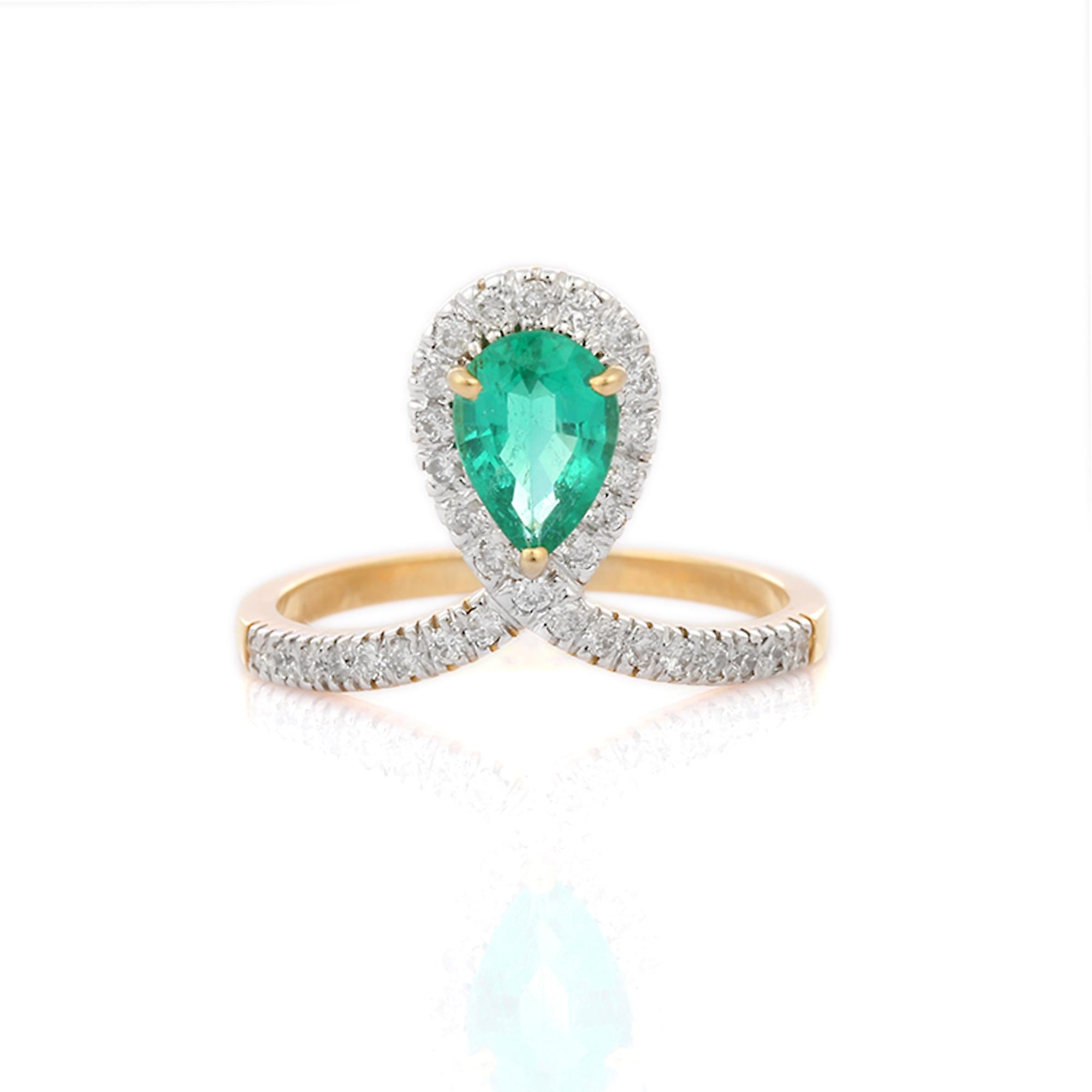 For Sale:  0.92 ct Brilliant Pear Cut Emerald and Diamond Loop Ring in 18K Yellow Gold 6