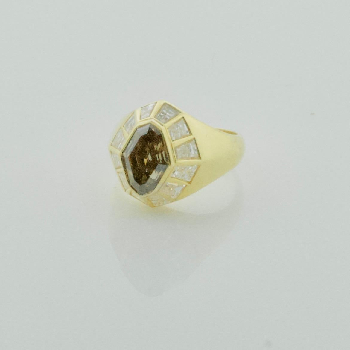 Natural Brown Diamond Fancy Cut Ring in 18 Karat GIA Certification In New Condition For Sale In Wailea, HI