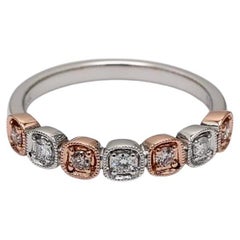 natürlicher rosa runder und weißer Diamant .20 Karat TW Gold Ehering