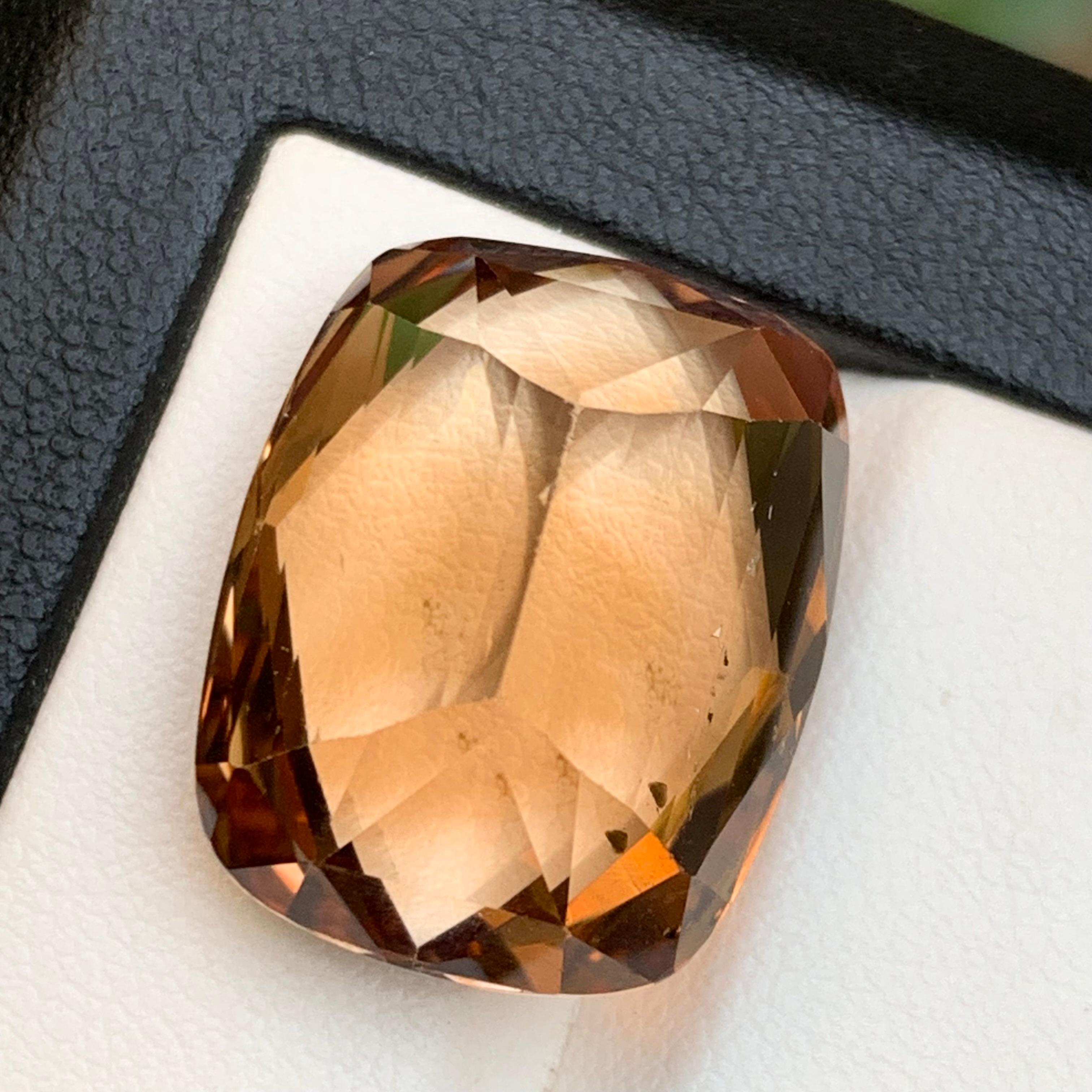 Topacio marrón natural 39.95 qt gema suelta talla cojín - gran piedra de colección en Nuevo estado para la venta en Peshawar, PK