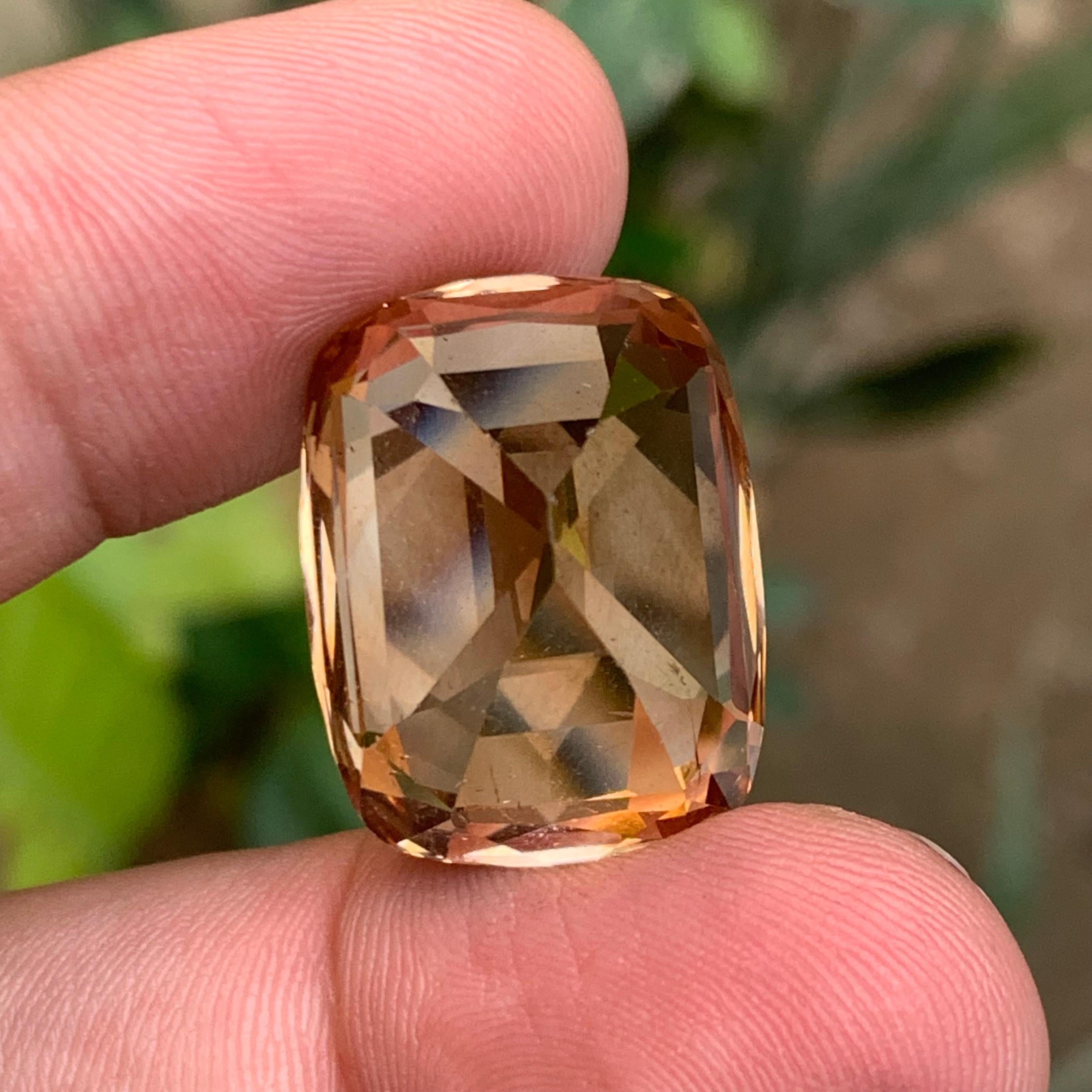 Topazio marrone naturale da 54,56 carati con taglio a cuscino - enorme pietra da collezione A. Stone In condizioni Nuovo in vendita a Peshawar, PK