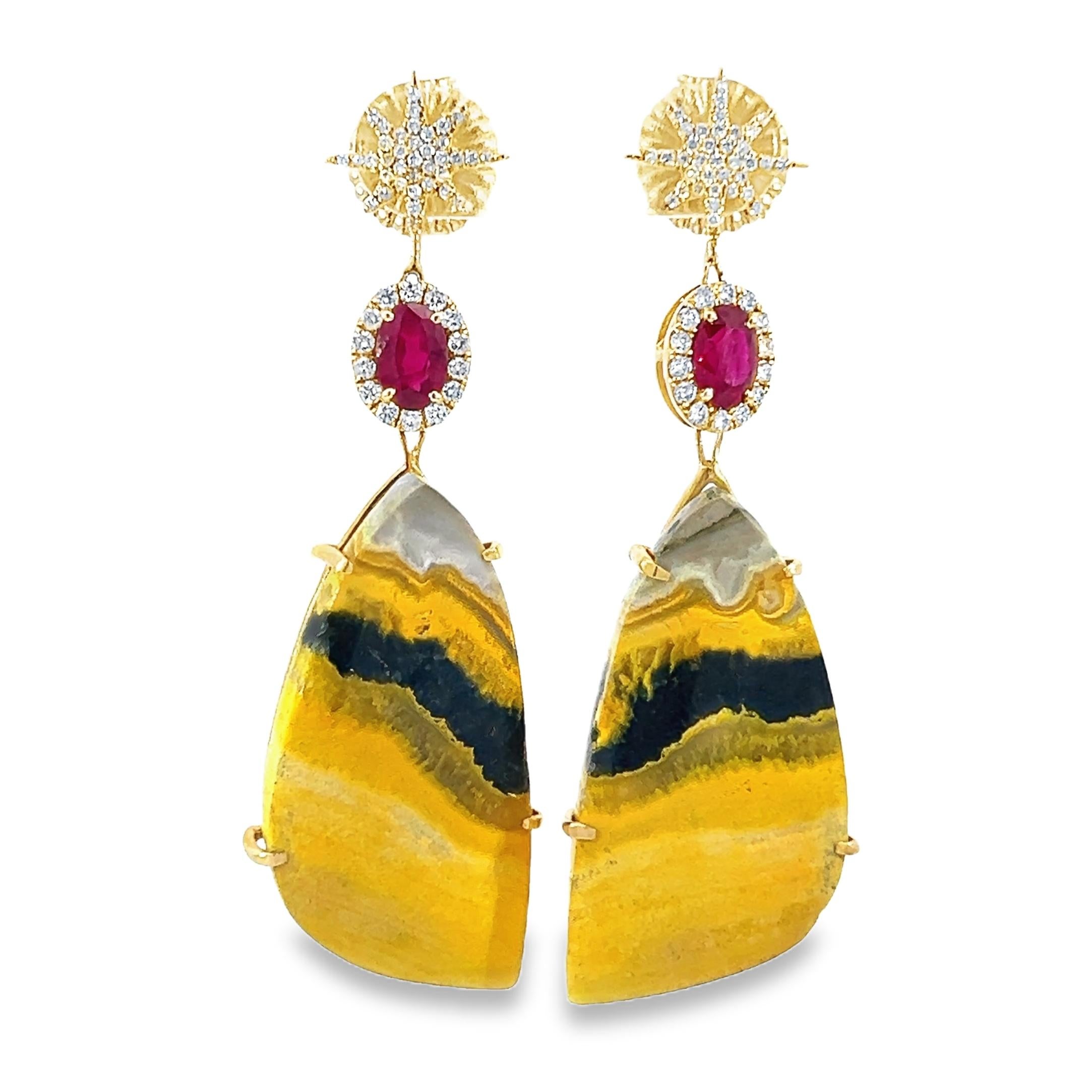 Orecchini pendenti con diaspro, rubino e diamante Nature Bumblebee In condizioni Nuovo in vendita a New York, NY