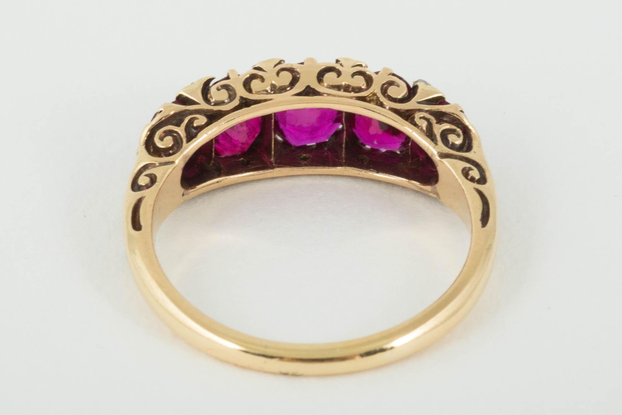 Natural Burma 5-Stone Ruby Ring In Excellent Condition In London, GB
