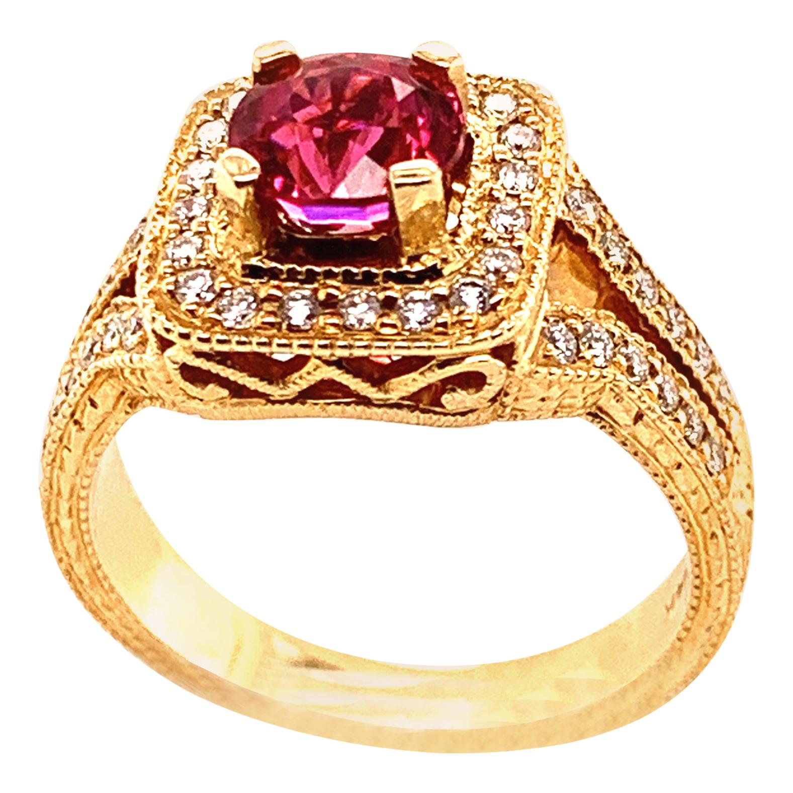 Natural Burma Red Spinel and Diamond 14 Karat Yellow Gold Ring For Sale