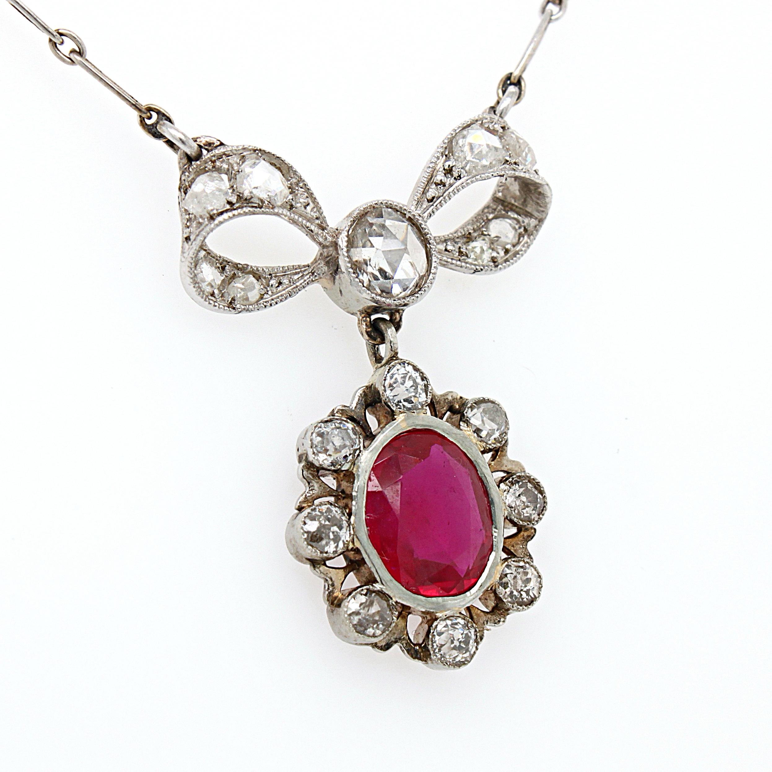 Natürlicher Burma-Rubin und Diamant-Schleifenhalskette, Belle Époque, 1910er Jahre (Antiker Kissenschliff)