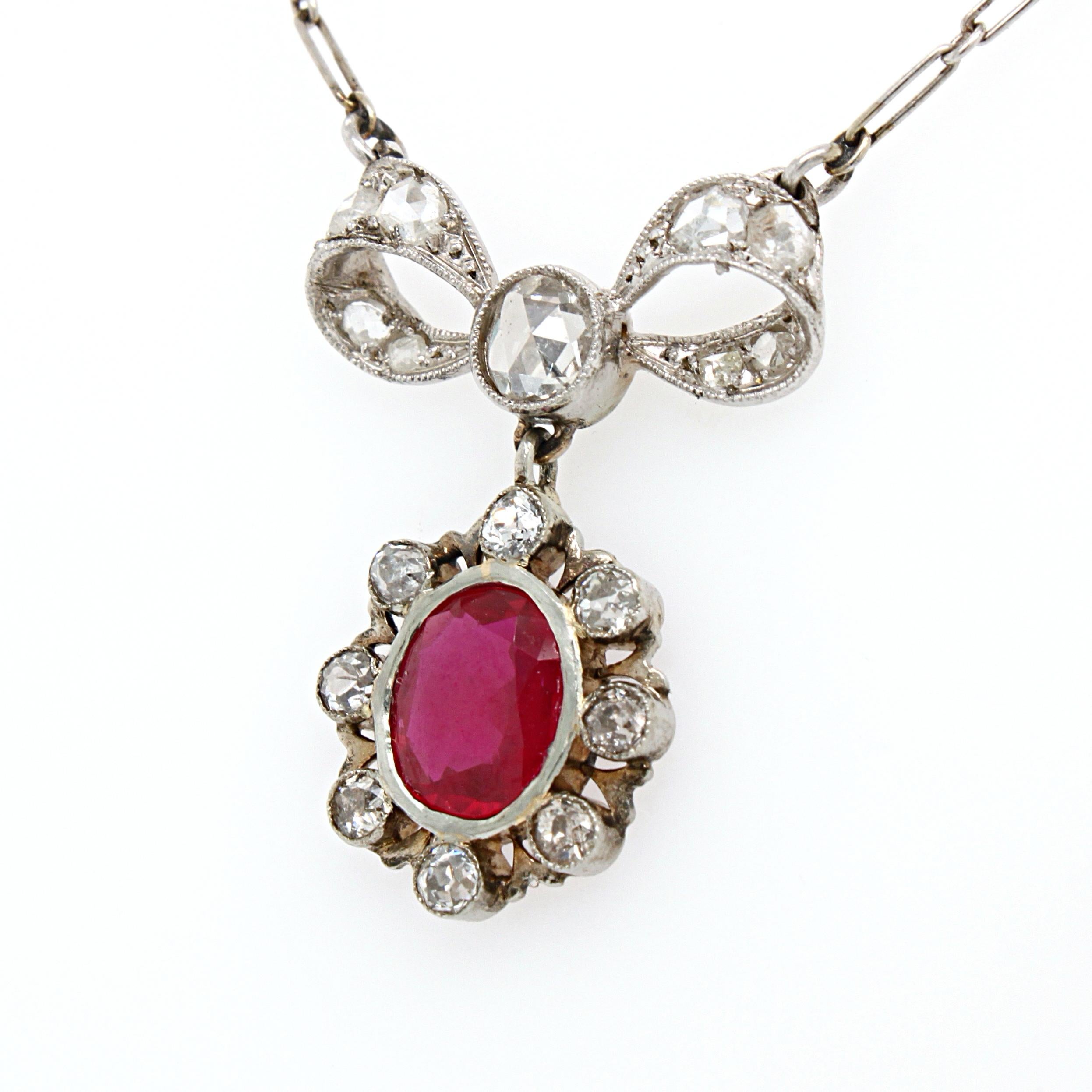 Natural Burma Ruby and Diamond Bow Necklace, Belle Époque, 1910s In Excellent Condition In Idar-Oberstein, DE