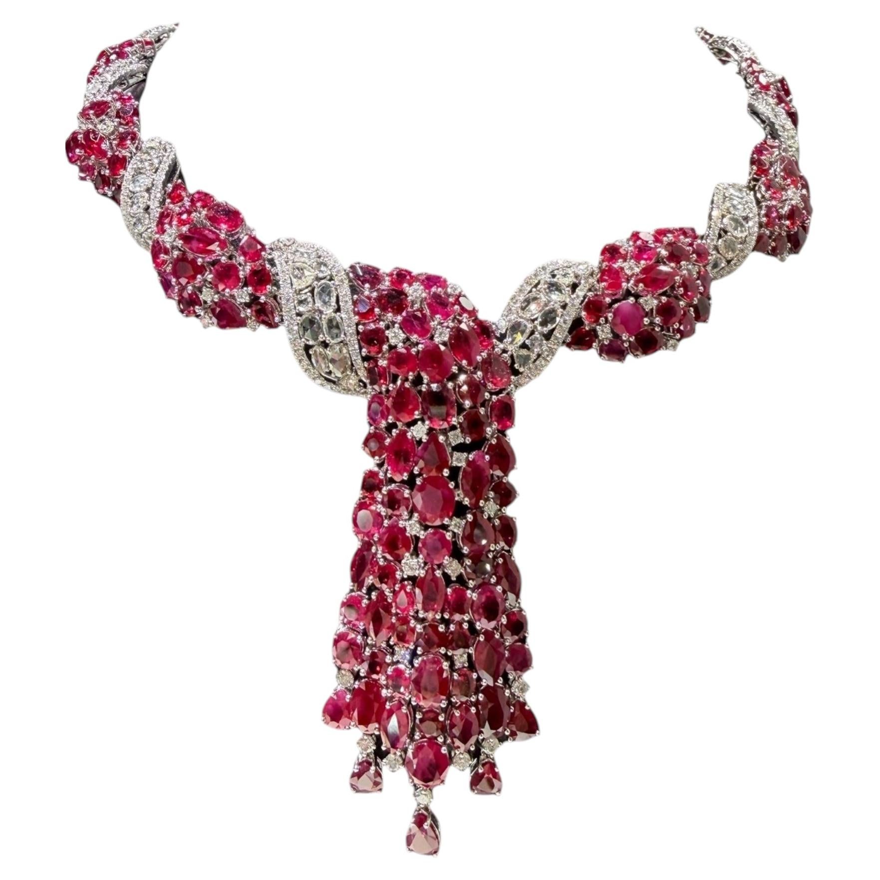 Collana di lusso con rubino birmano e diamanti a goccia, 92,36 ct, oro bianco 18 carati