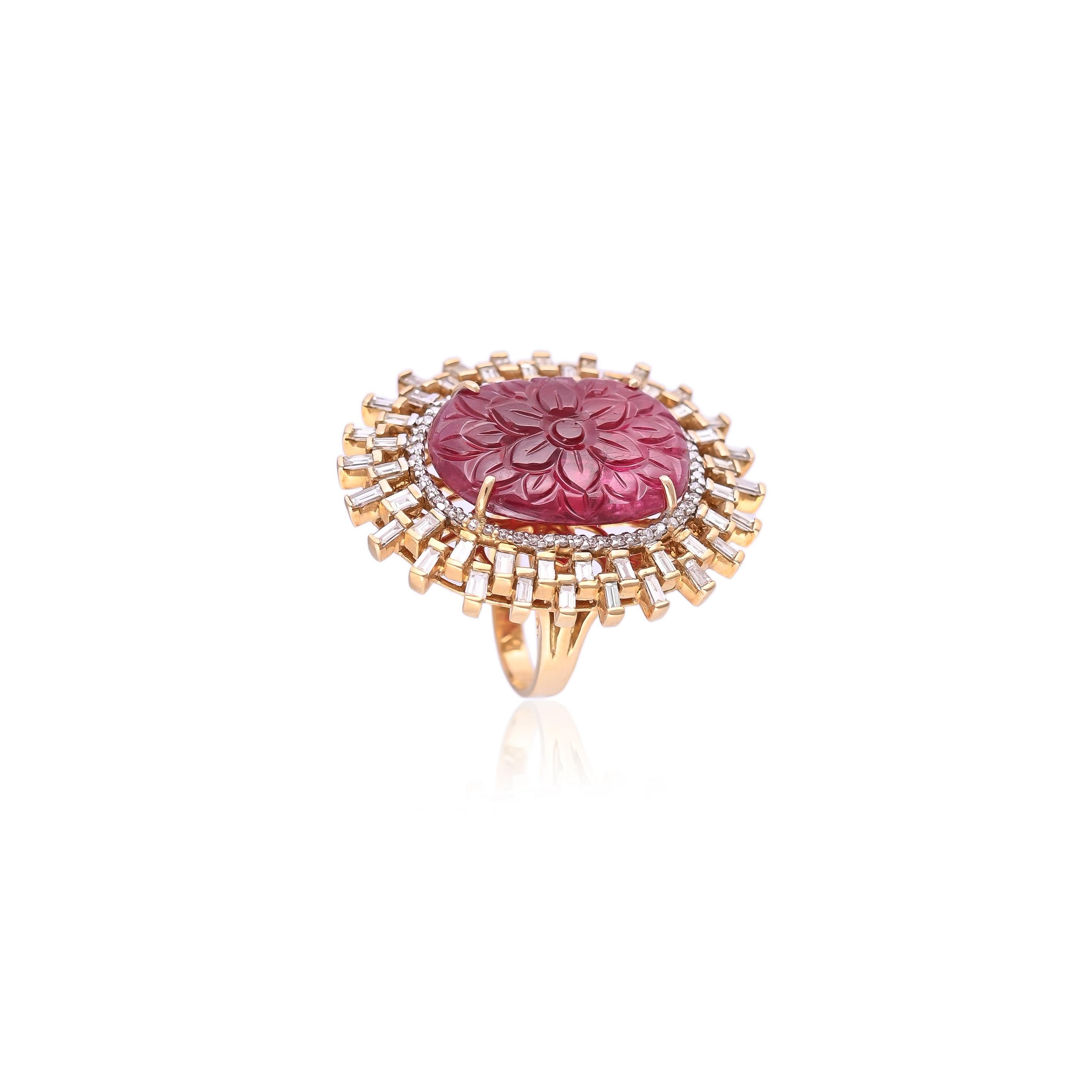 Natural Burma Spinel Ring Set in 18 Karat Gold with Diamonds For Sale 3