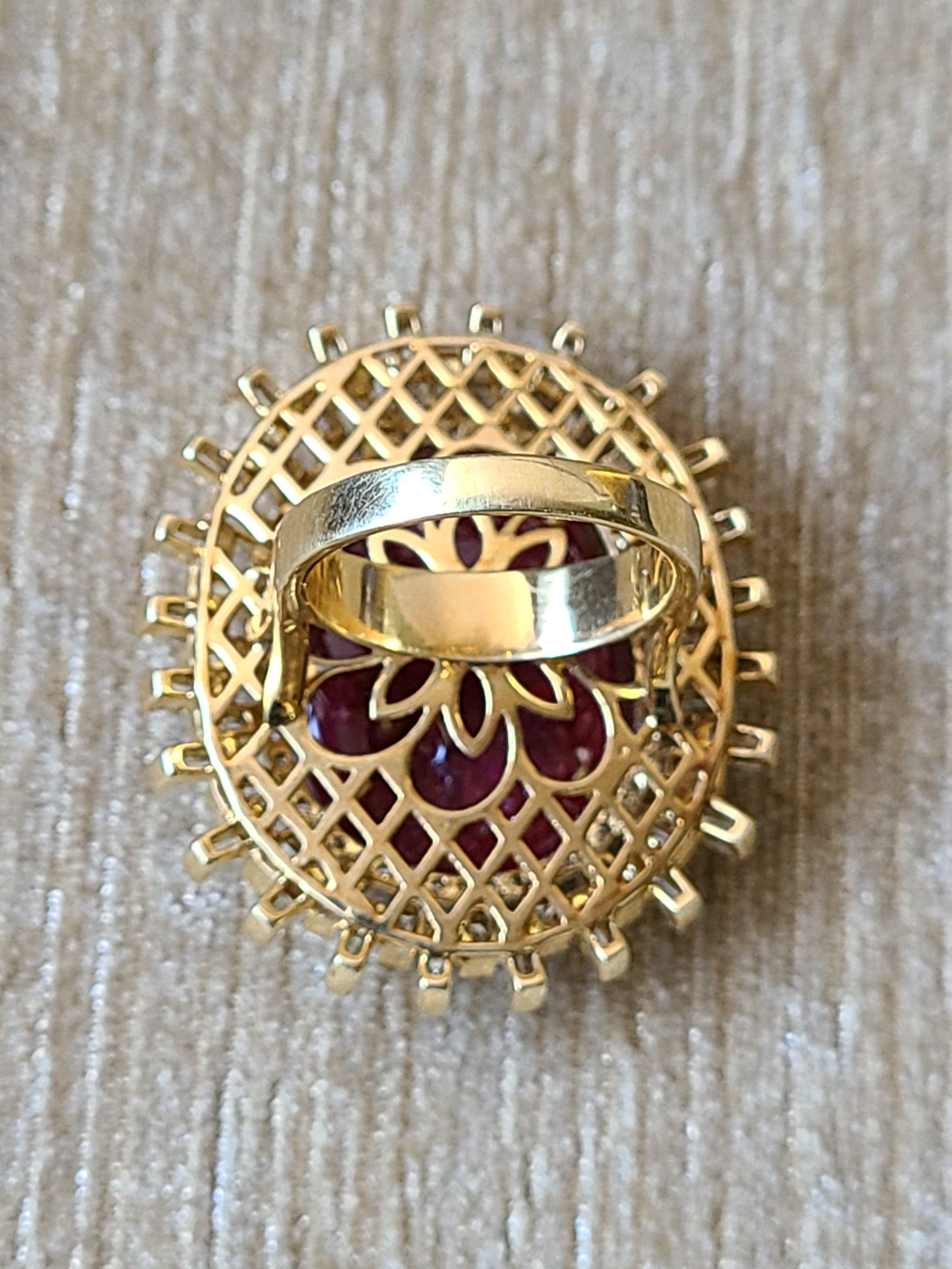 Natural Burma Spinel Ring Set in 18 Karat Gold with Diamonds For Sale 2