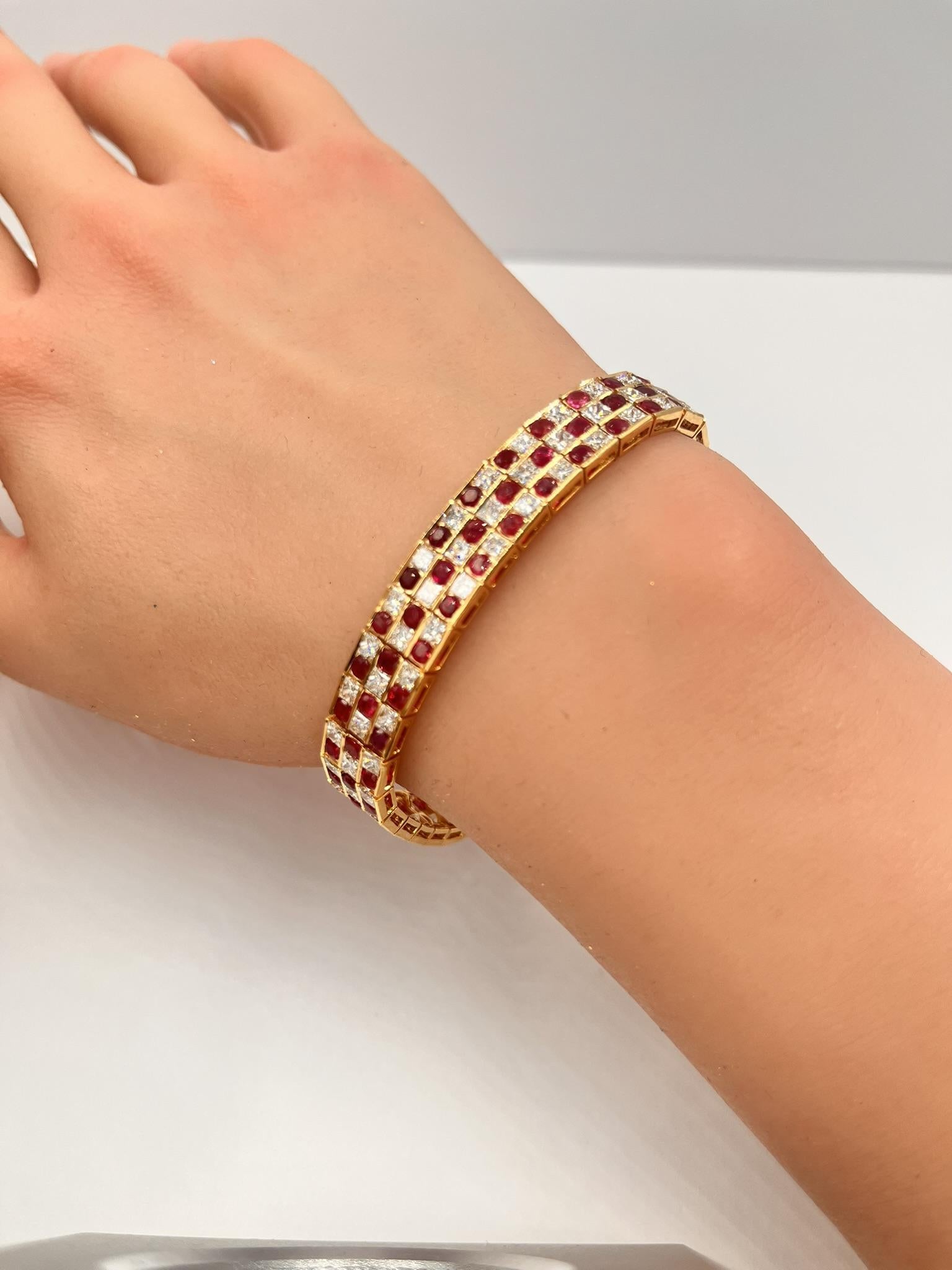 Bracelet en or 18 carats, rubis naturel de Birmanie de 9,27 carats et diamants de 9,11 carats en vente 4