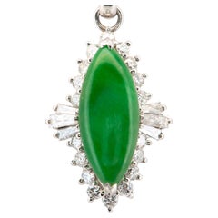 Pendentif de jade birman naturel avec halo de diamants en platine V1168